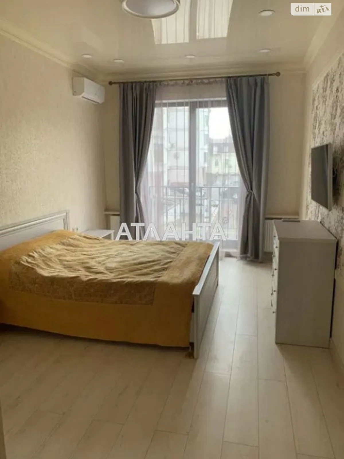 Продается 2-комнатная квартира 76.2 кв. м в Одессе, ул. Морская, 8А - фото 1