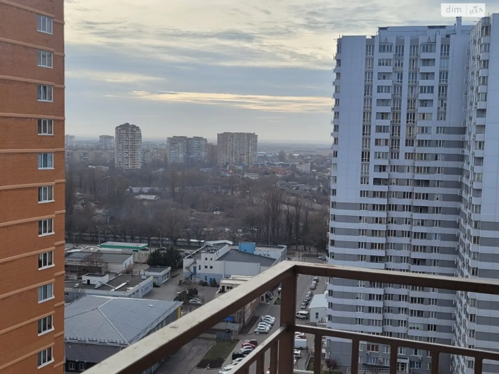 Продается 3-комнатная квартира 96.8 кв. м в Одессе, ул. Люстдорфская дорога - фото 1