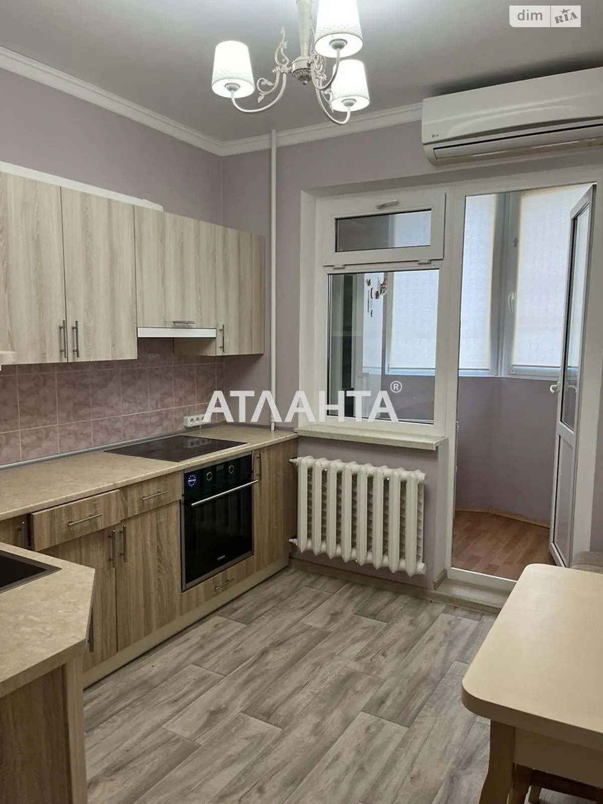 Продається 2-кімнатна квартира 55.5 кв. м у Одесі, вул. Палія Семена