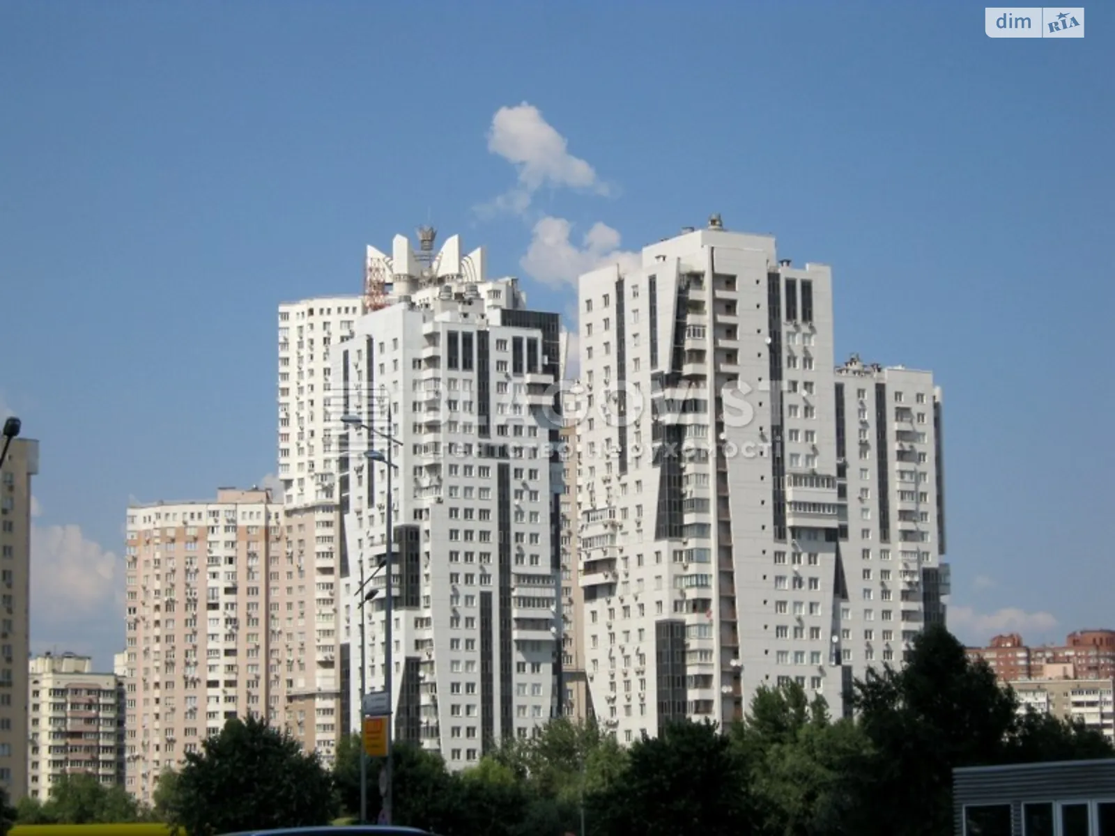 Продается 3-комнатная квартира 105 кв. м в Киеве, ул. Срибнокильская, 3В - фото 1