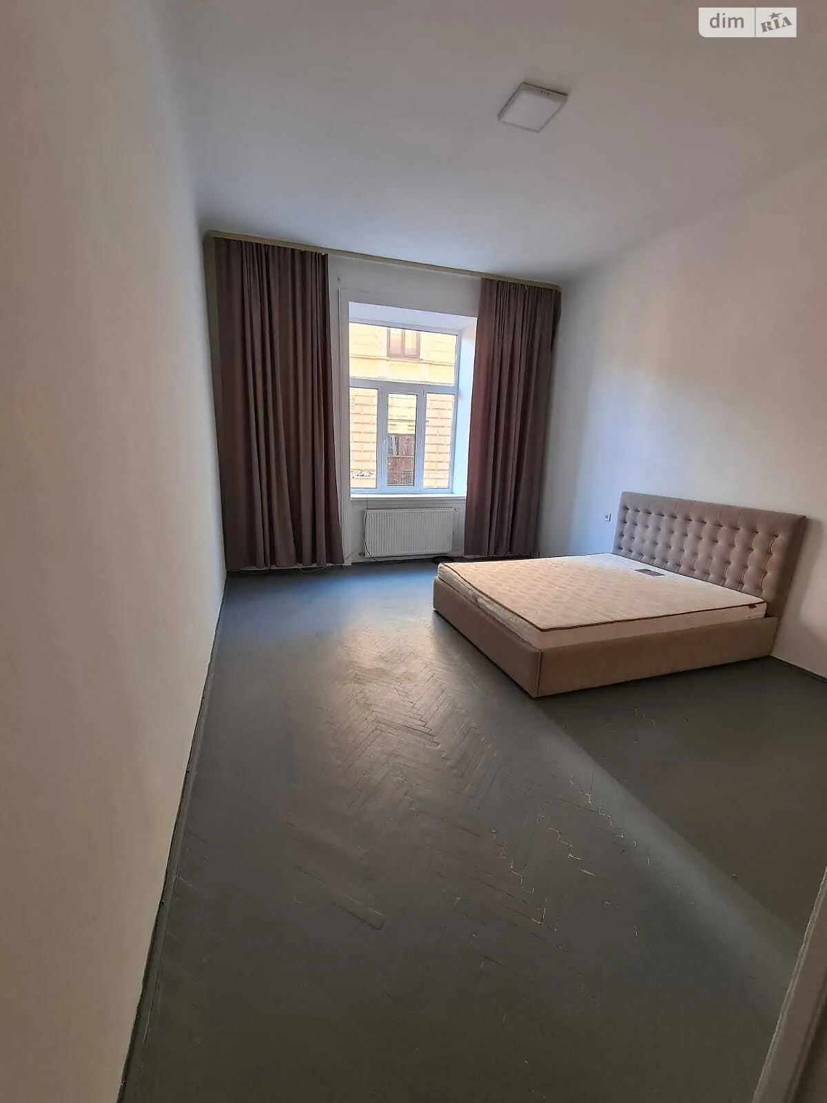 Продается 4-комнатная квартира 120 кв. м в Черновцах, ул. Доброго Александра, 7 - фото 1