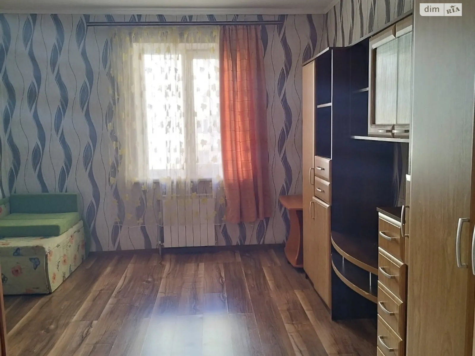 Продається 3-кімнатна квартира 93 кв. м у Полтаві, вул. Петровського - фото 1