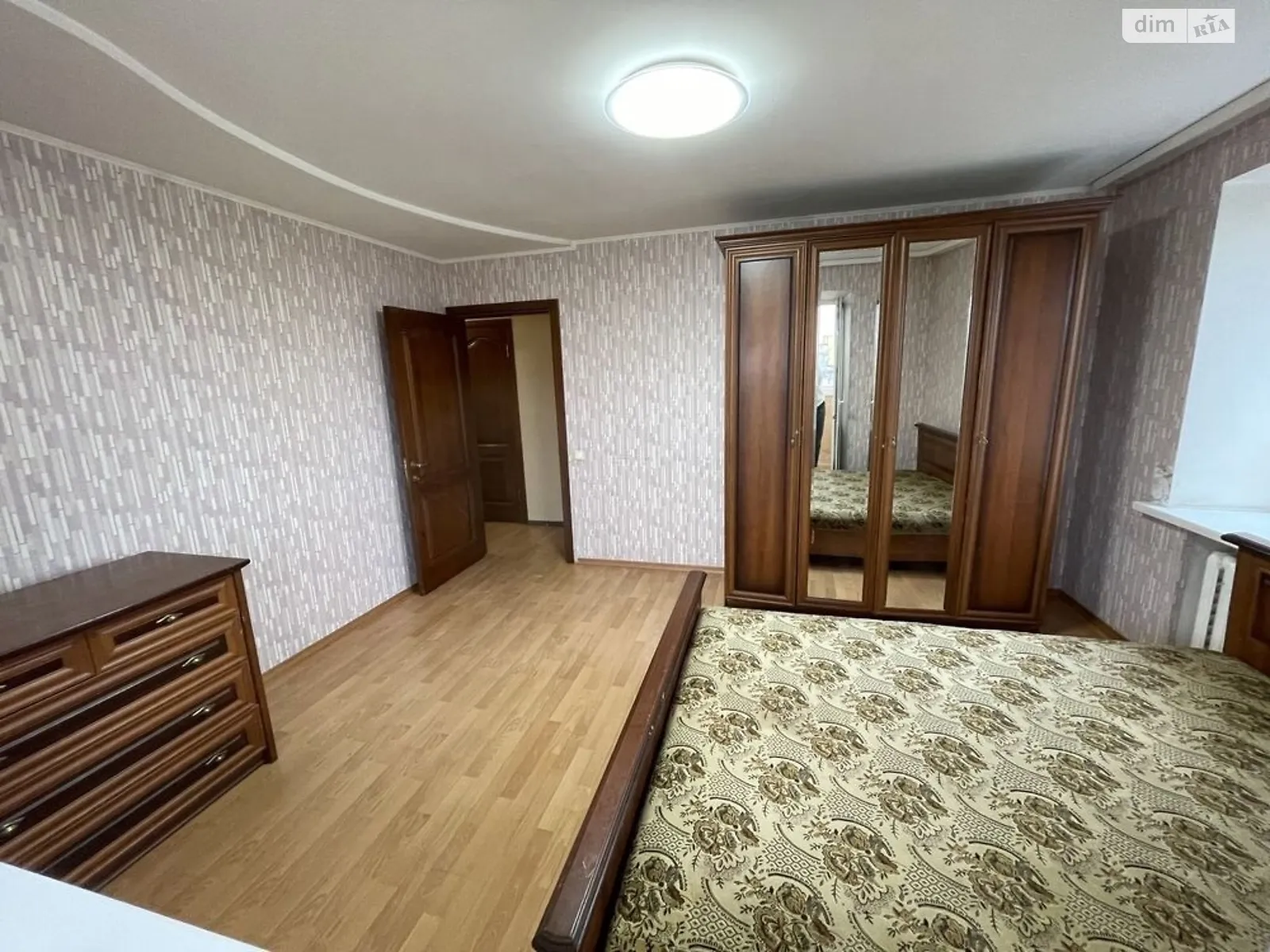 Продается 3-комнатная квартира 72 кв. м в Днепре, ул. Дорошенко Петра гетмана - фото 1