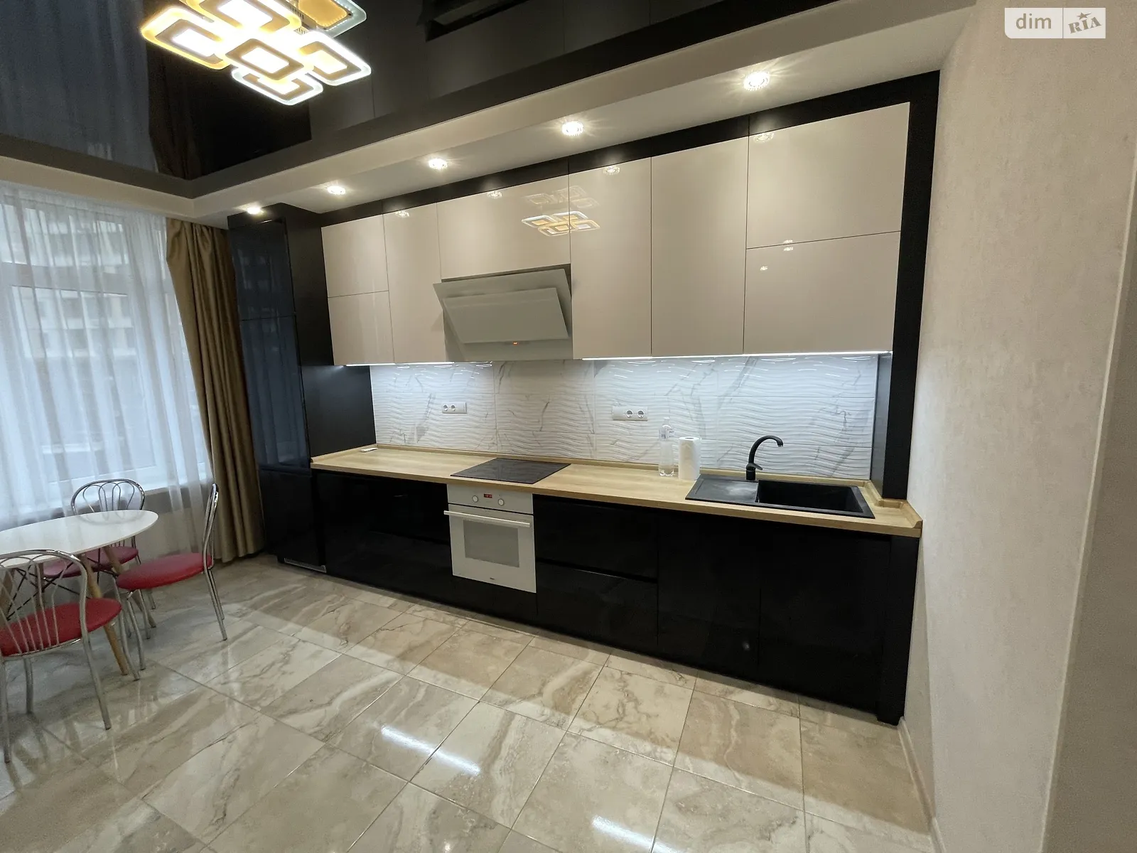 Продається 1-кімнатна квартира 40 кв. м у Одесі, вул. Валерія Самофалова - фото 1