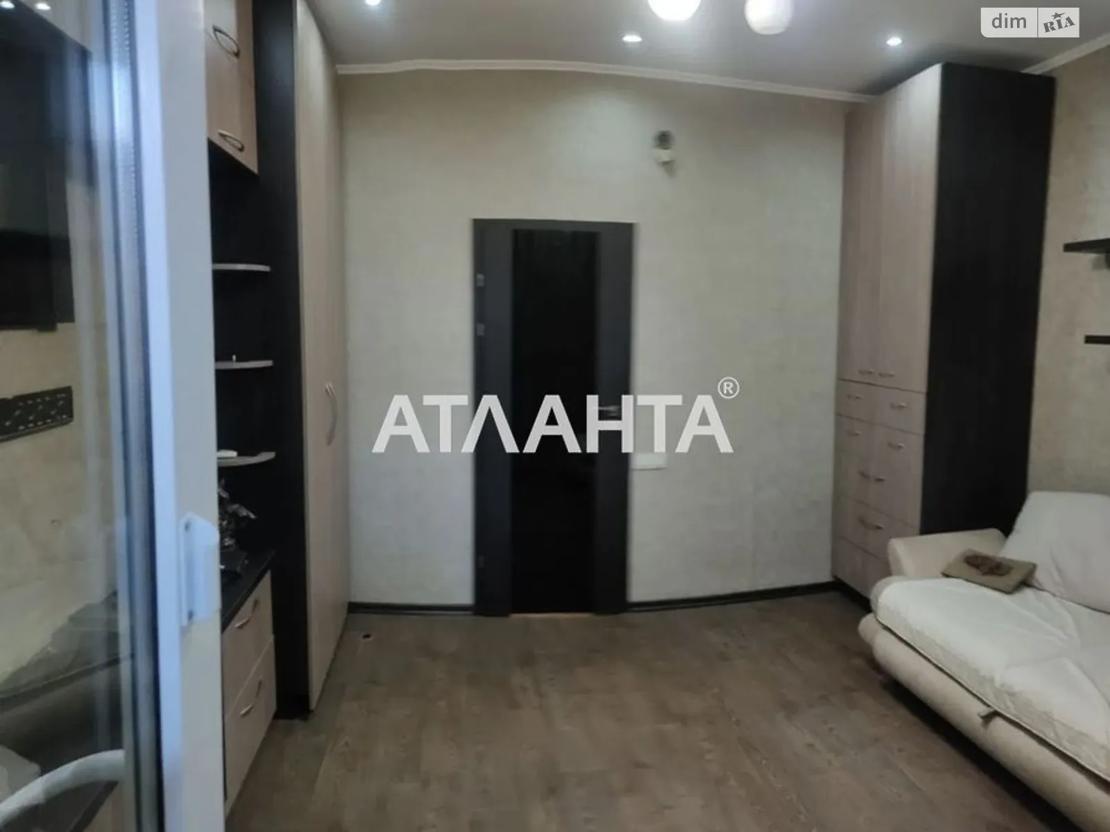 Продається 1-кімнатна квартира 32 кв. м у Одесі, вул. Цегельна