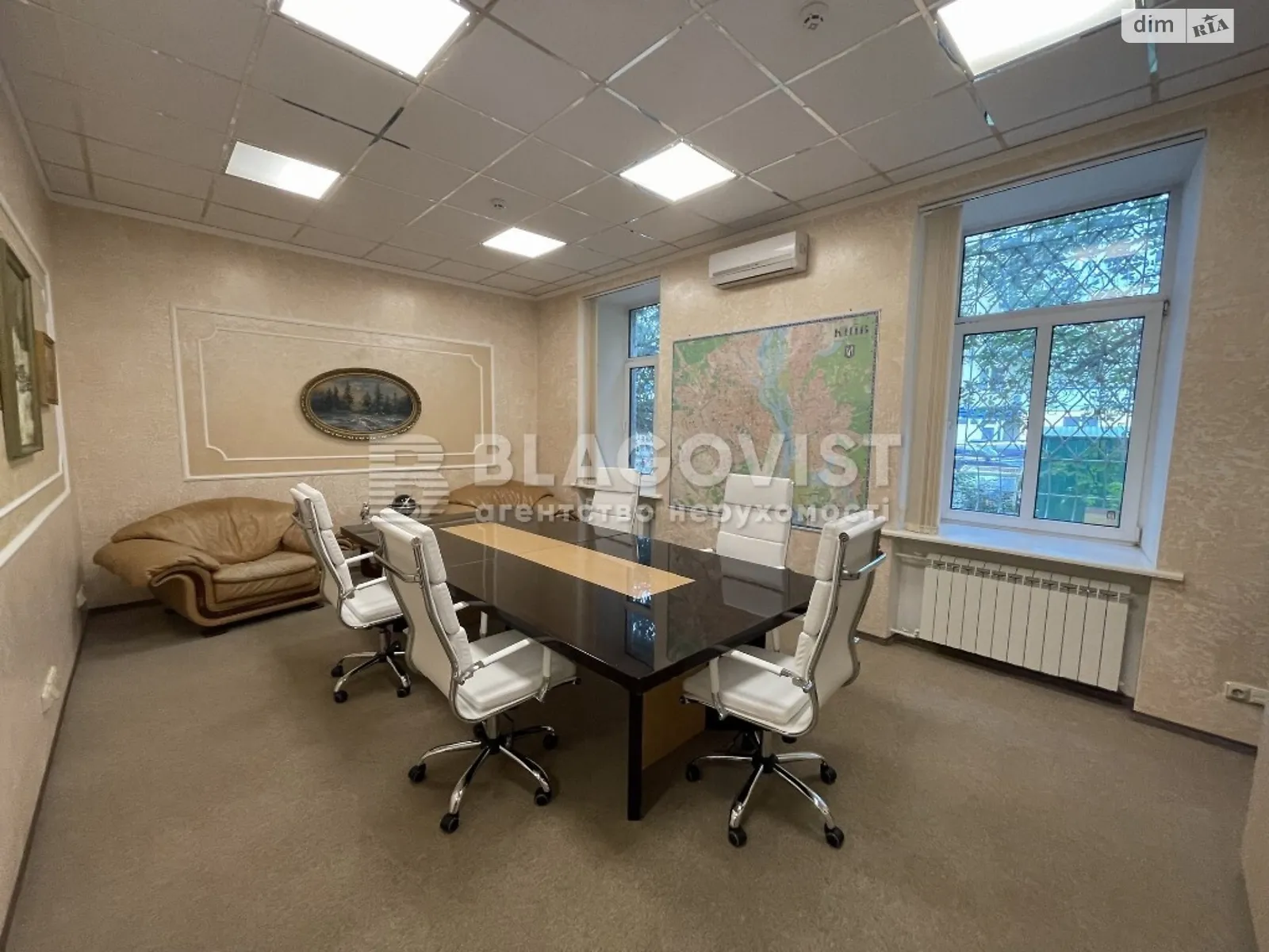 Продается офис 135 кв. м в бизнес-центре, цена: 500000 $ - фото 1