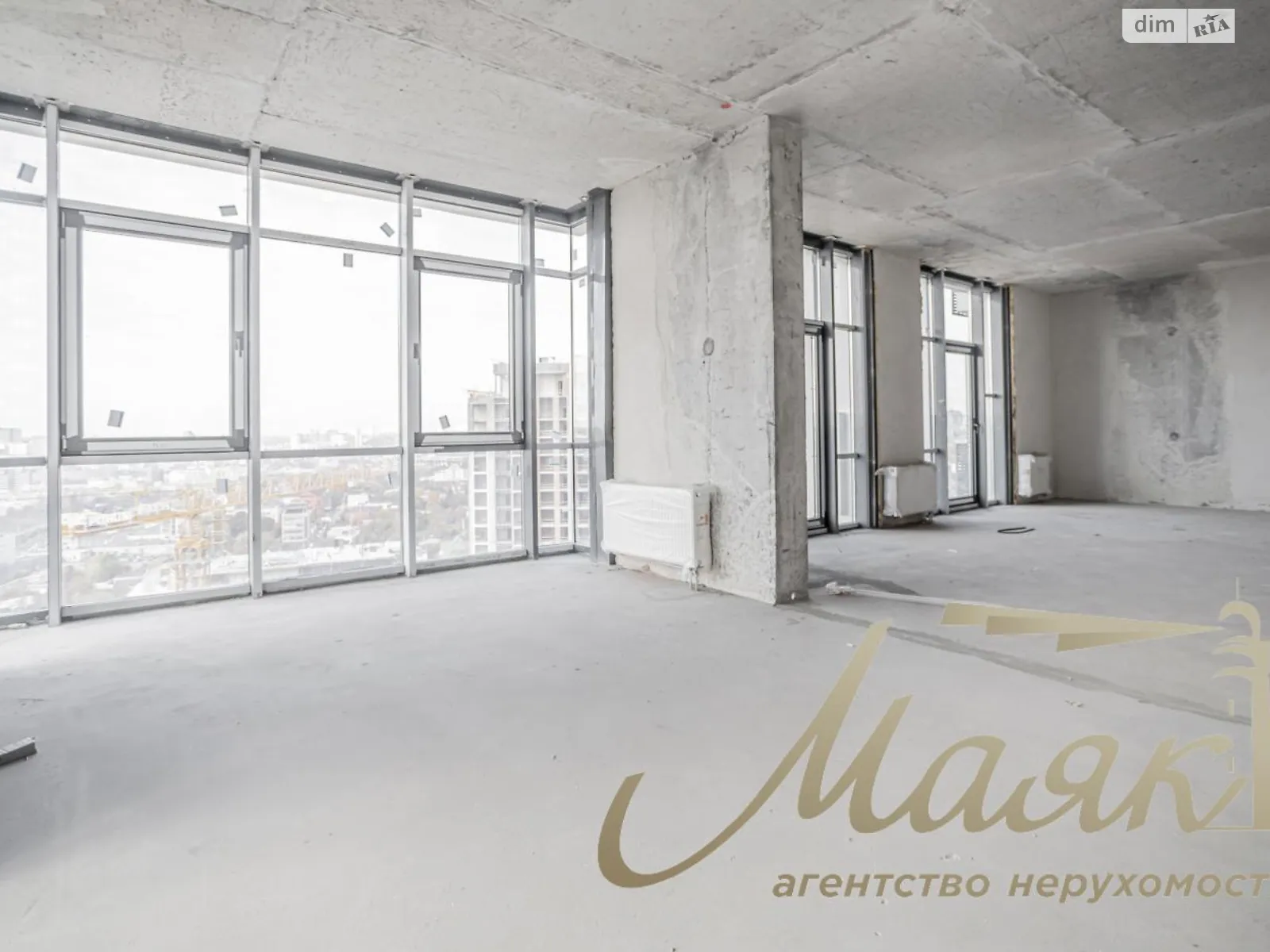 Продается 6-комнатная квартира 208 кв. м в Киеве, ул. Андрея Верхогляда(Драгомирова) - фото 1