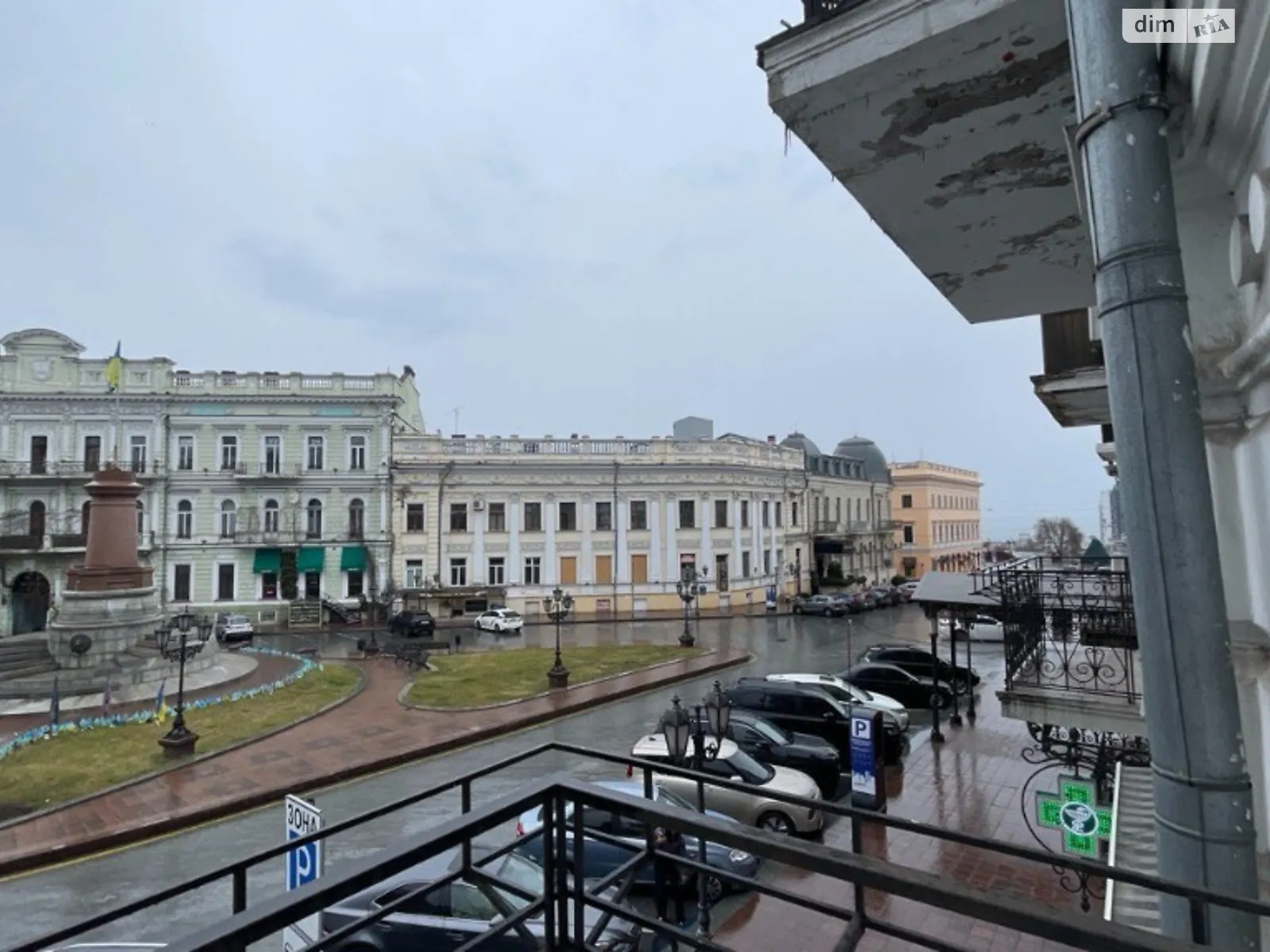 Продается 4-комнатная квартира 150 кв. м в Одессе, пл. Екатерининская, 5 - фото 1