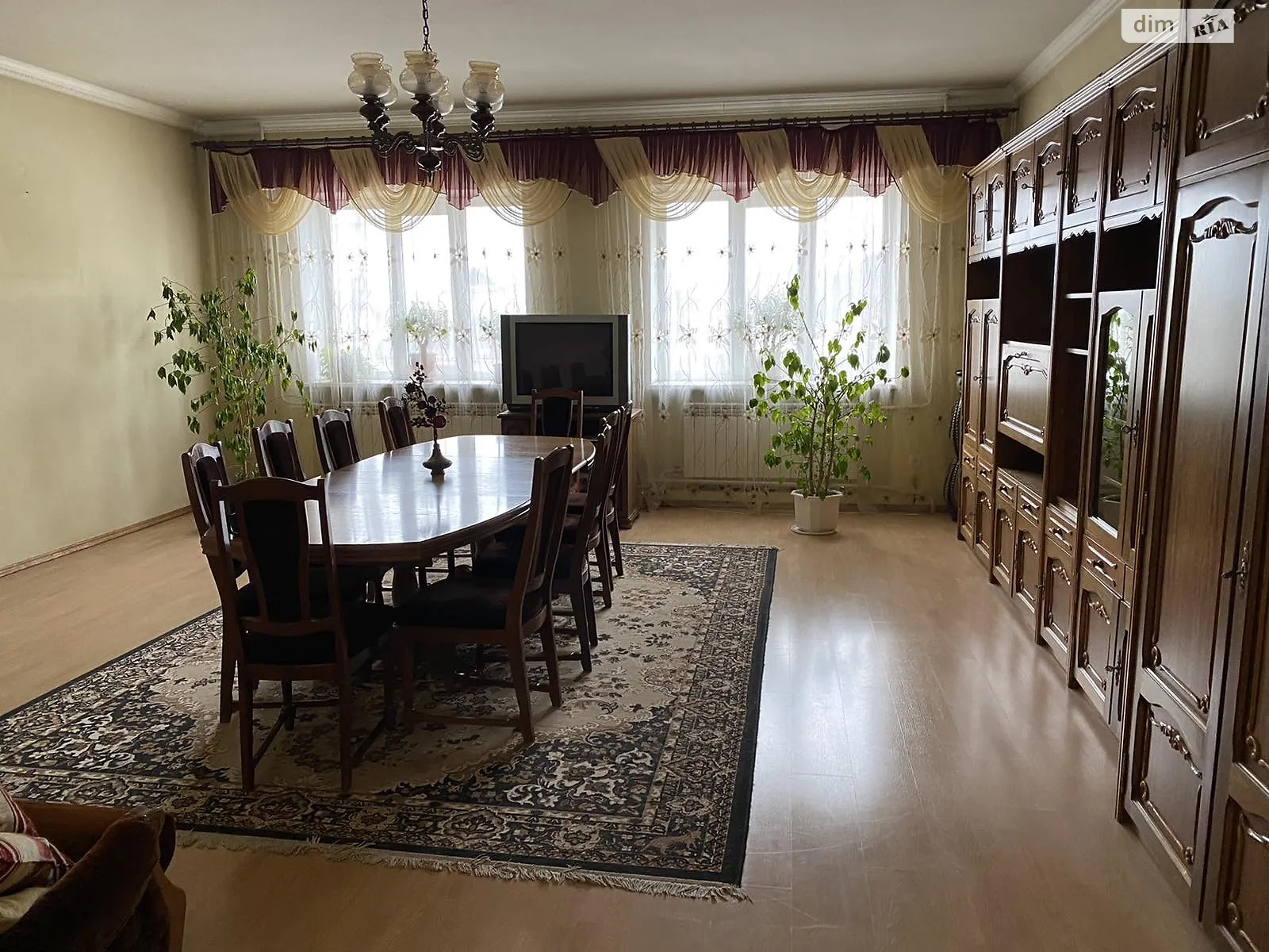 Продается дом на 3 этажа 259 кв. м с террасой, цена: 119900 $ - фото 1