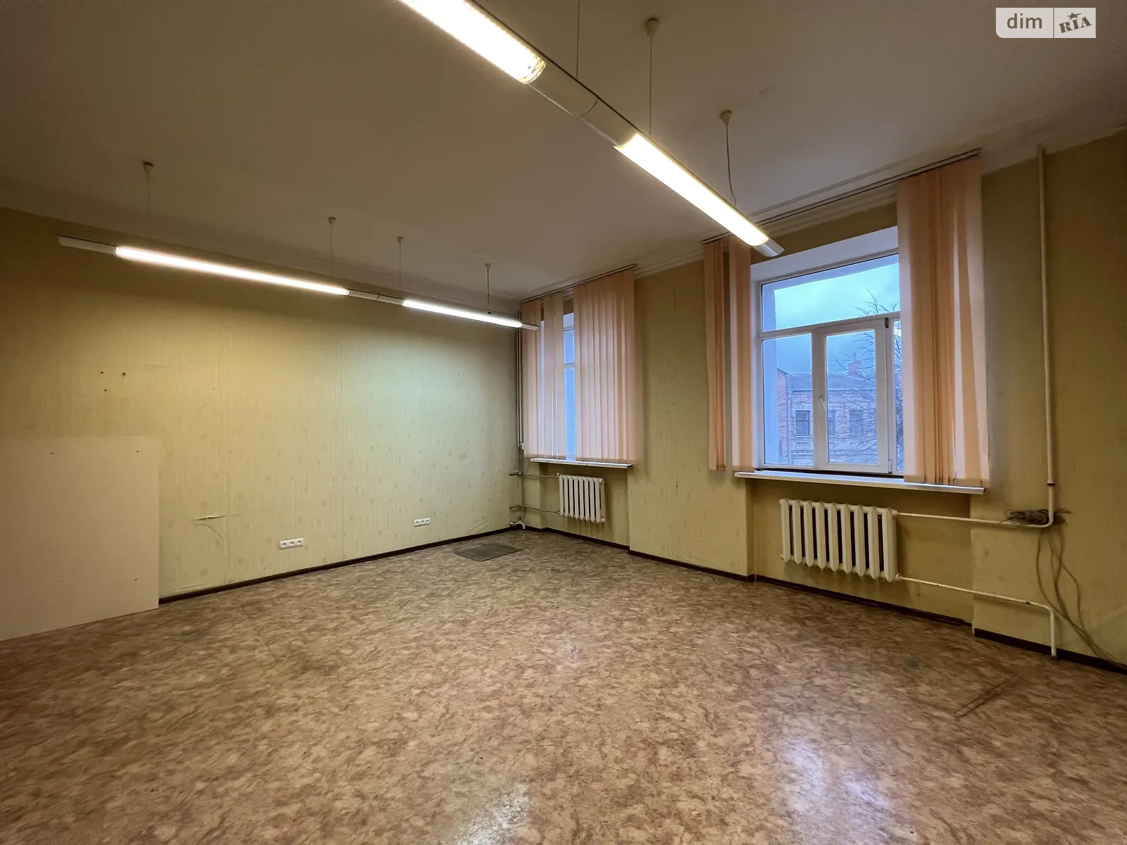 Сдается в аренду офис 35 кв. м в бизнес-центре - фото 2