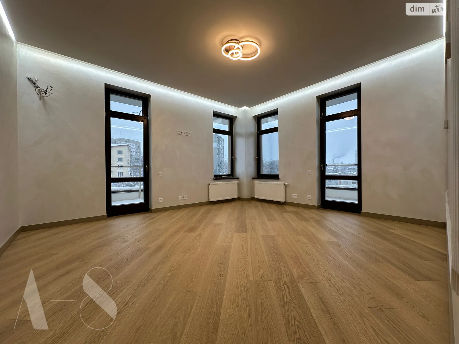Продается 3-комнатная квартира 108 кв. м в Львове, ул. Карманского - фото 1