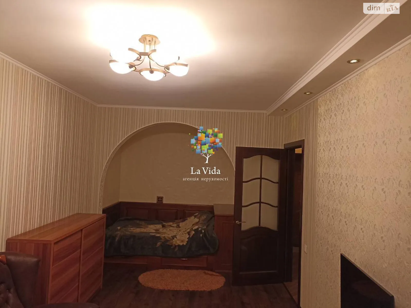 Продається 1-кімнатна квартира 41 кв. м у Вишневому, вул. Лесі Українки