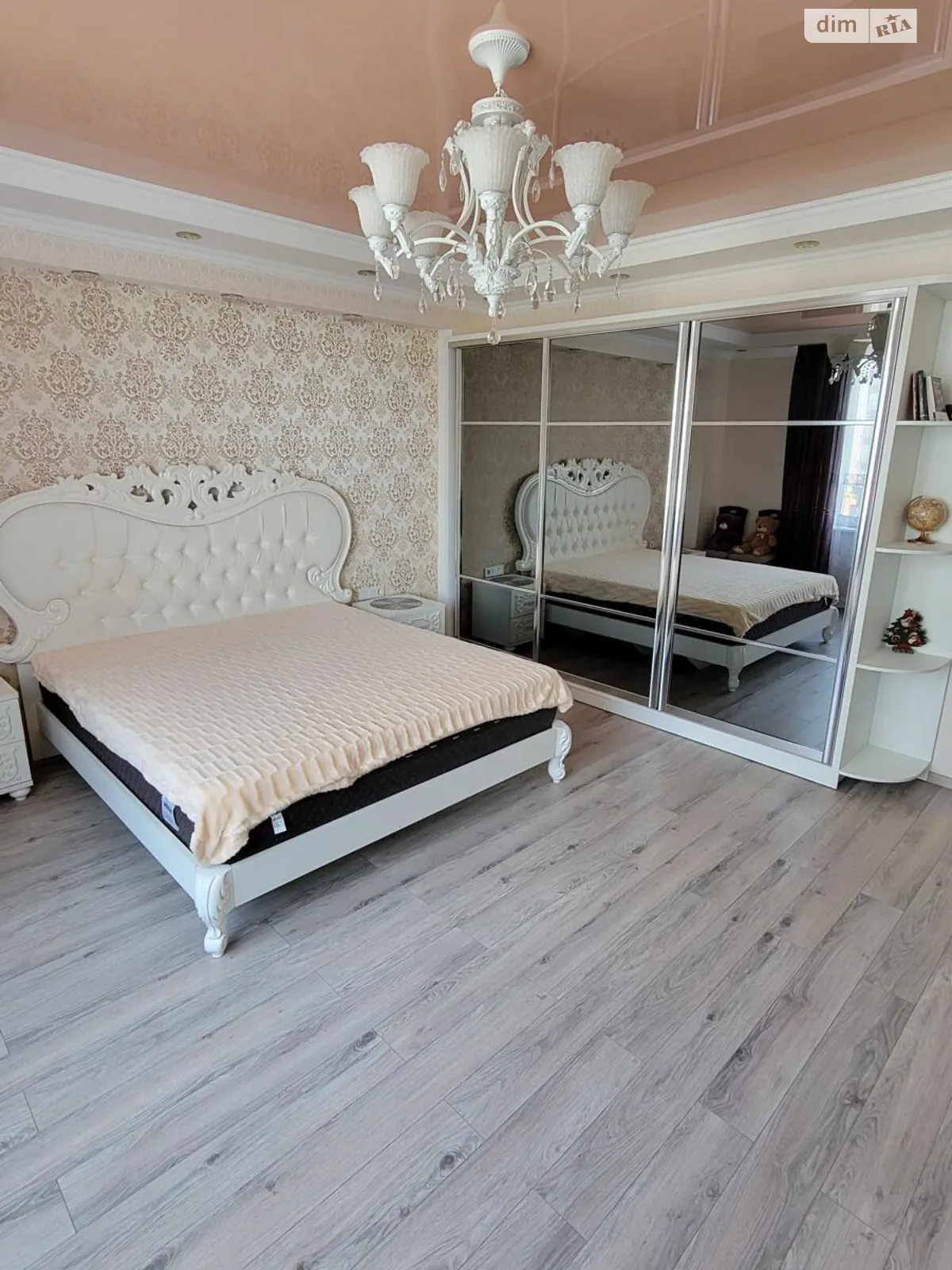 Продается 2-комнатная квартира 70 кв. м в Одессе, ул. Генуэзская, 24Д корпус 2 - фото 1