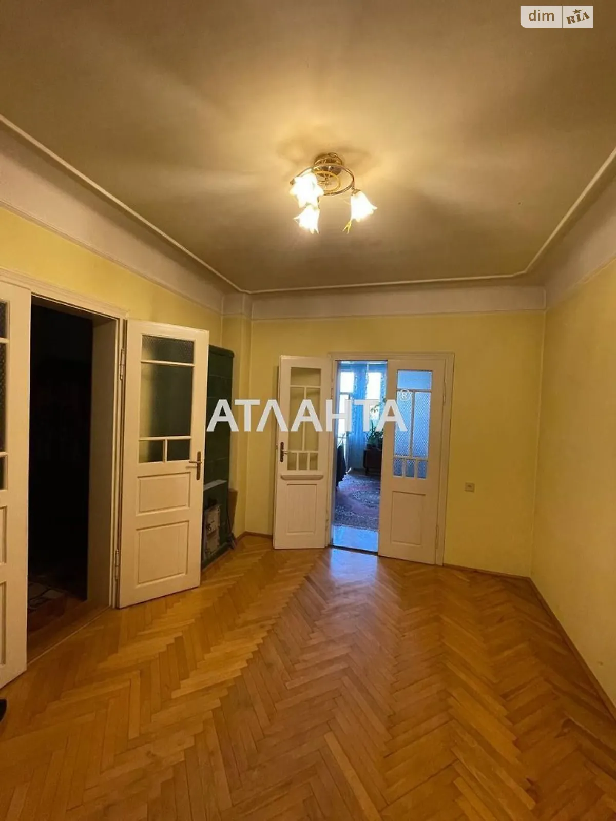 Продается 3-комнатная квартира 83.7 кв. м в Черновцах, ул. Учительская - фото 1