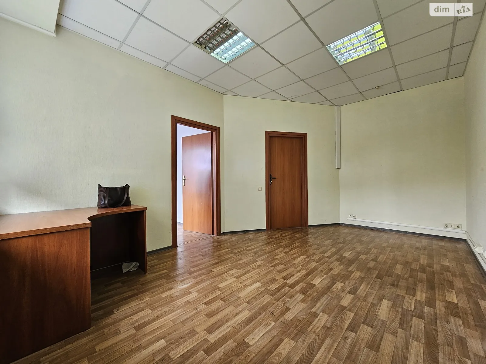 Продается офис 252.9 кв. м в бизнес-центре - фото 3