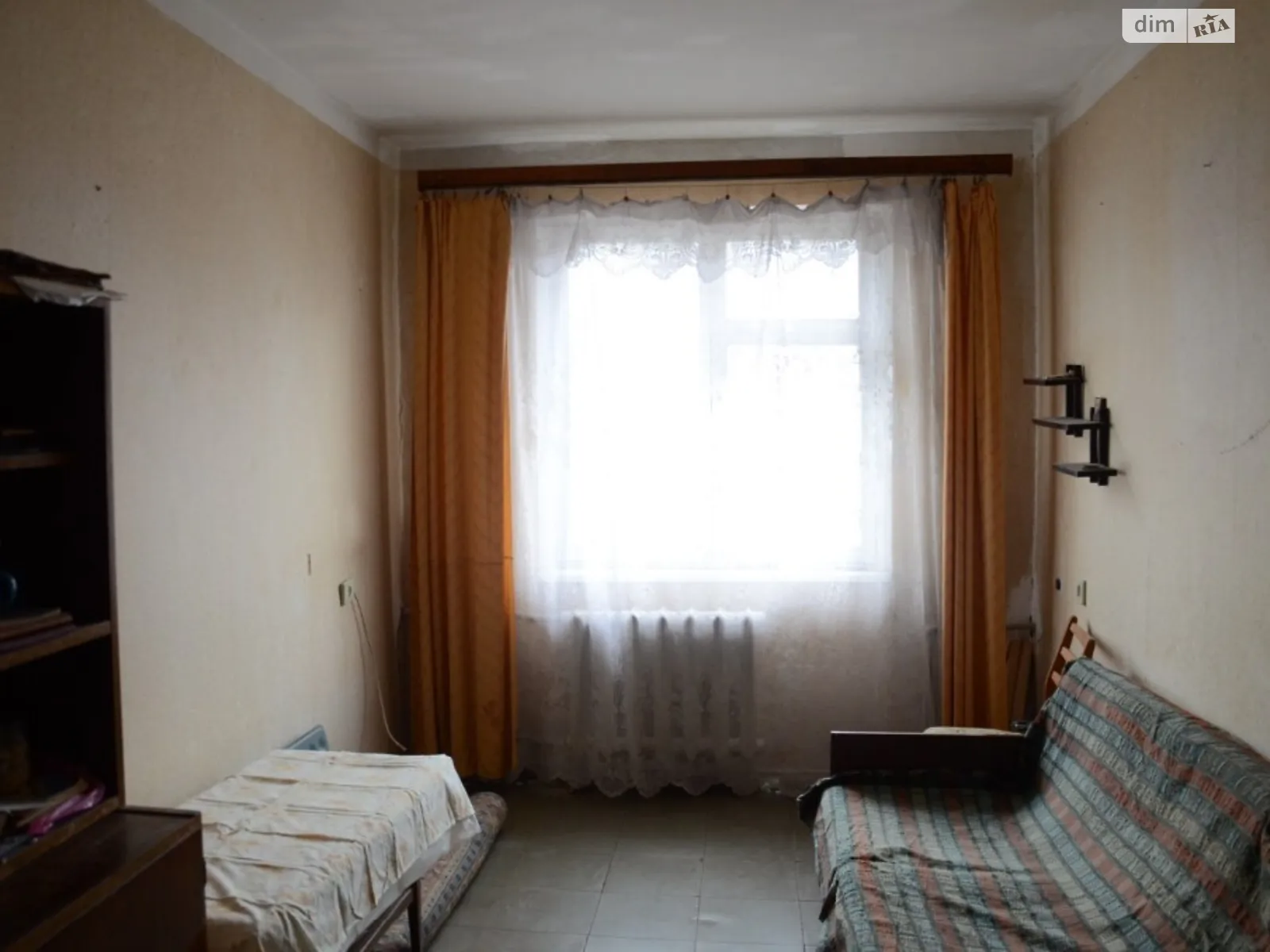 Продается 4-комнатная квартира 61 кв. м в Одессе, ул. Паустовского