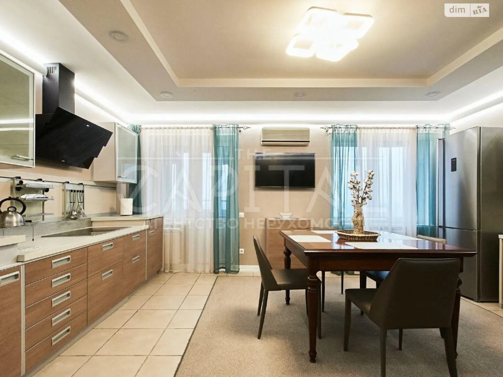 Сдается в аренду 3-комнатная квартира 140 кв. м в Киеве