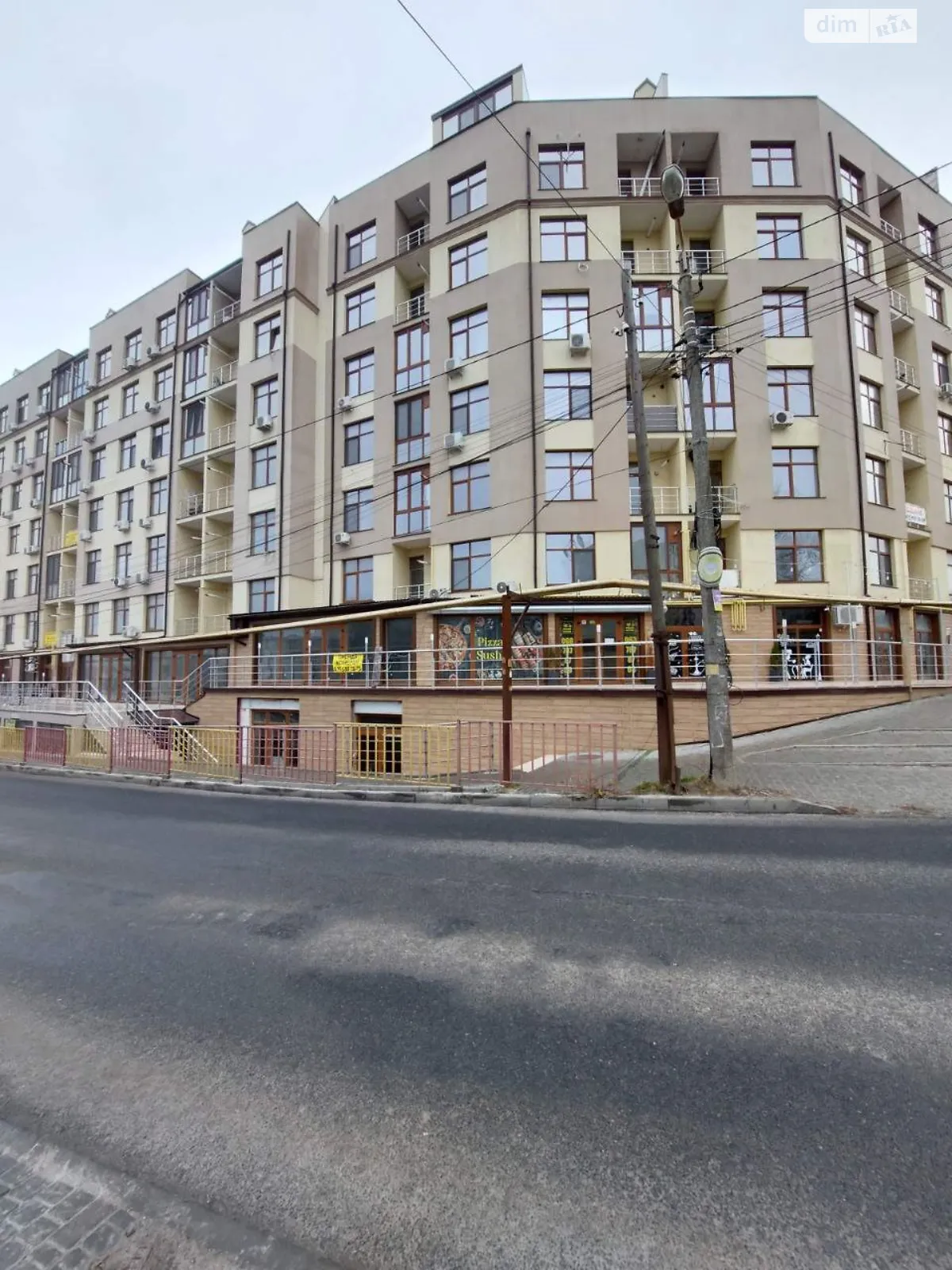 Продается 1-комнатная квартира 40 кв. м в Одессе, ул. Дача Ковалевского - фото 1