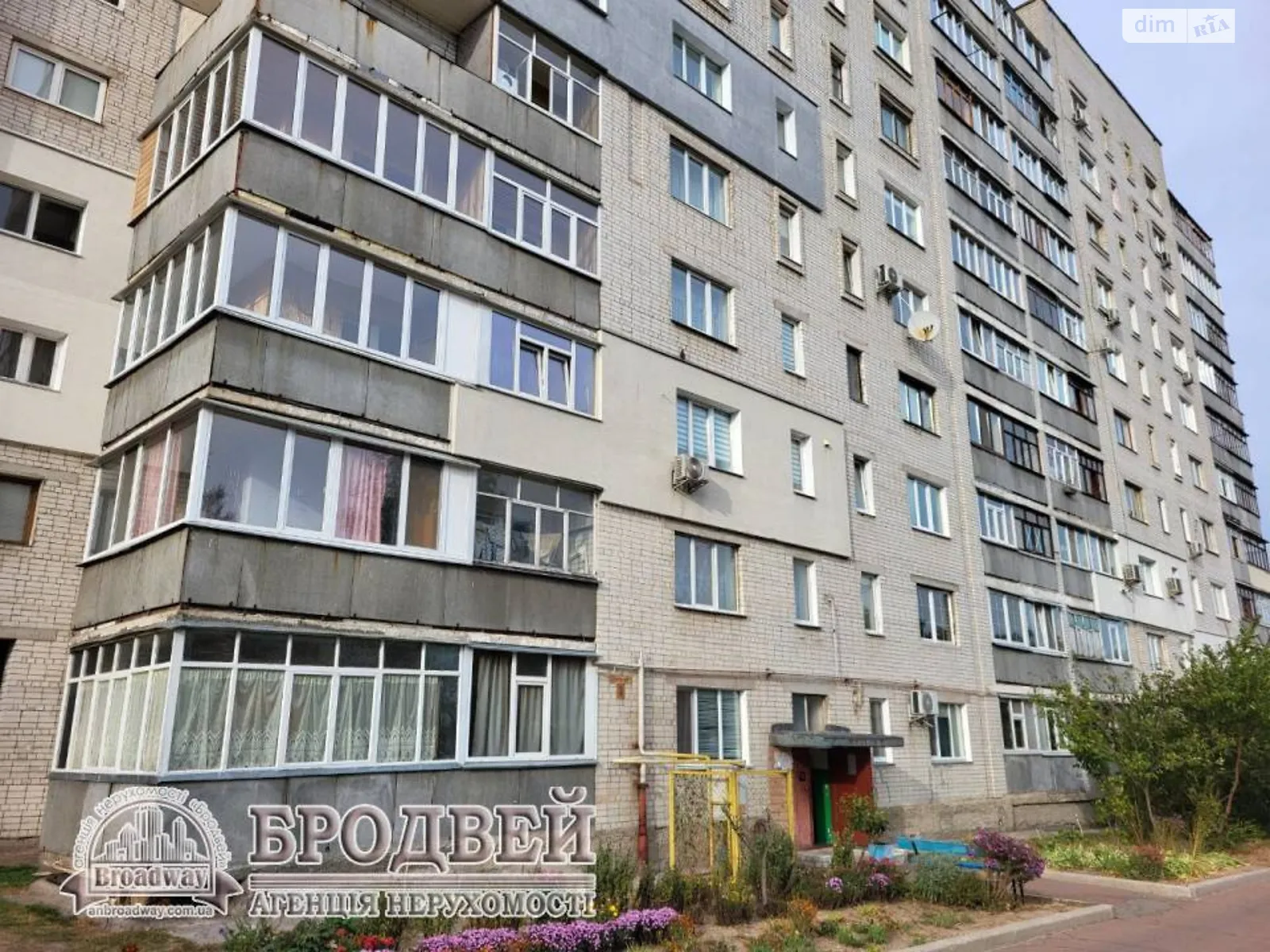 Продається 3-кімнатна квартира 66 кв. м у Чернігові, цена: 65000 $