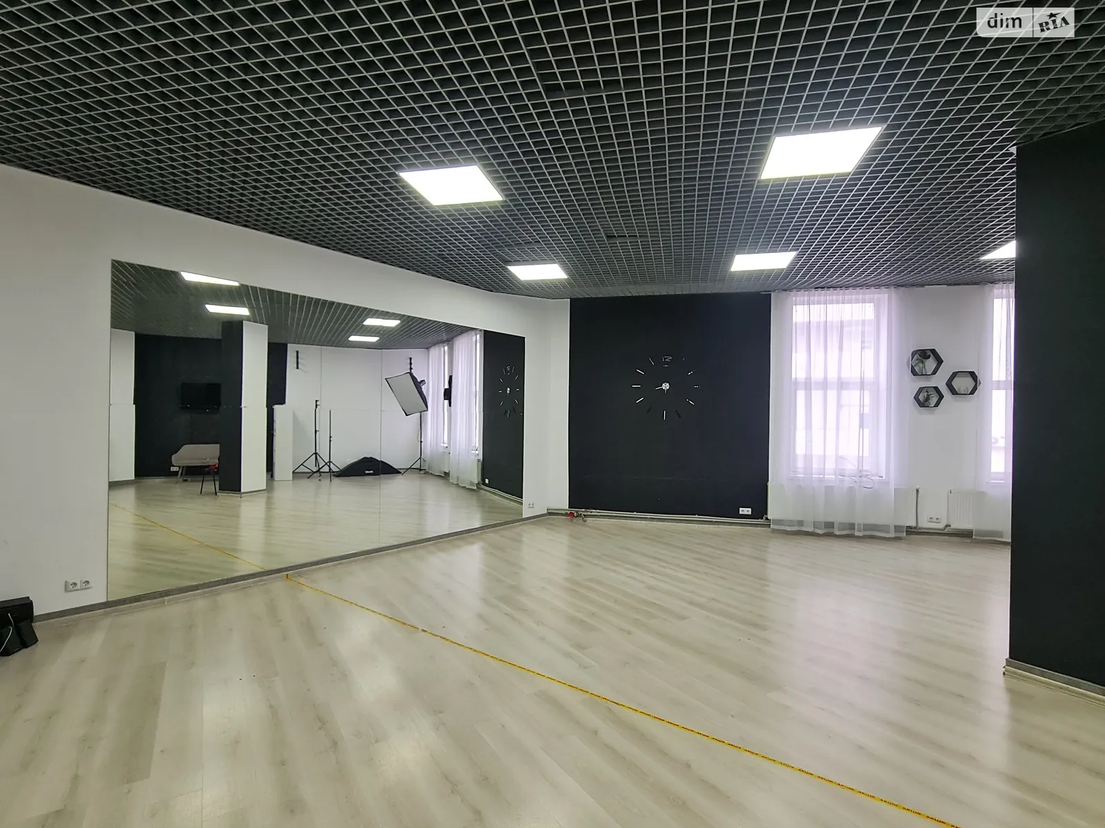 Продается офис 77 кв. м в бизнес-центре, цена: 65500 $ - фото 1