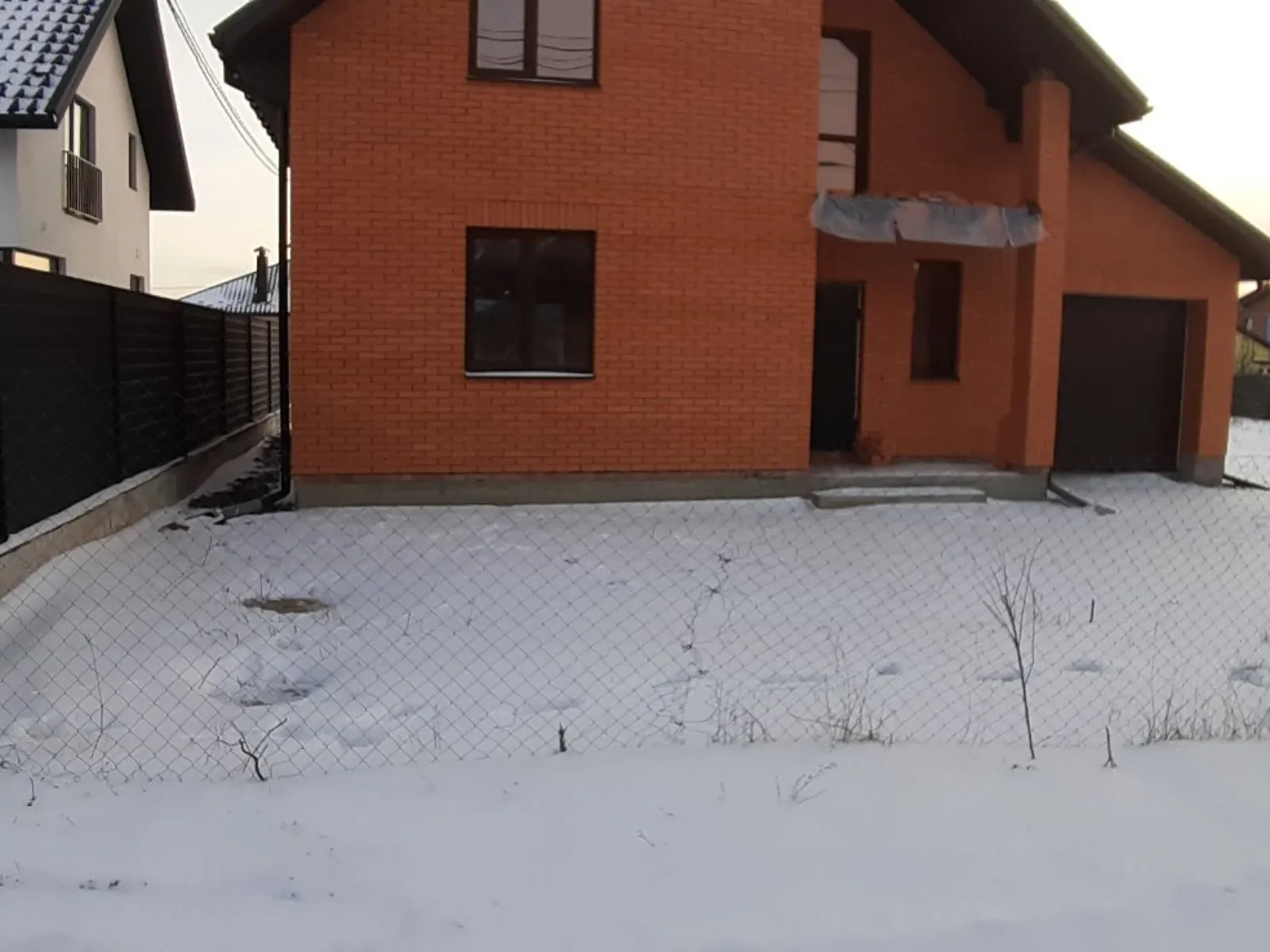 Продается дом на 2 этажа 135 кв. м с беседкой, цена: 105000 $ - фото 1