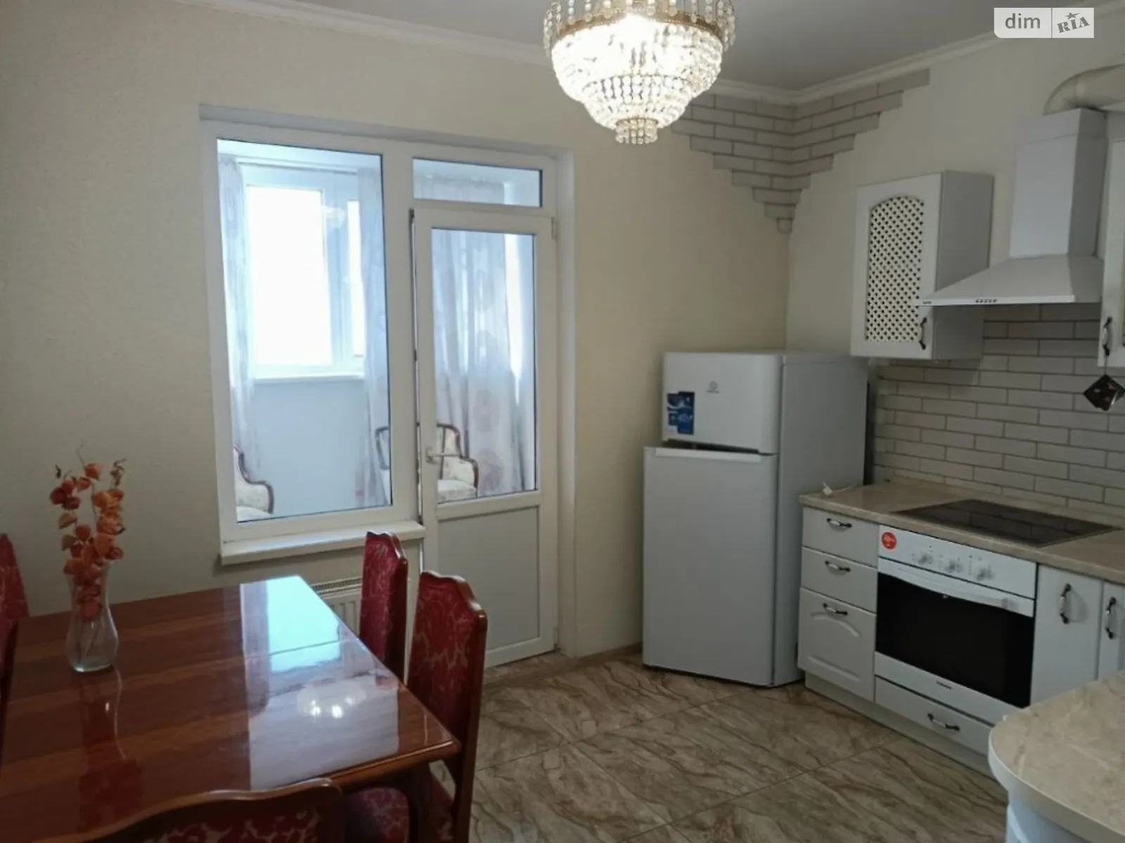 Продается 2-комнатная квартира 50 кв. м в Одессе, мас. Радужный
