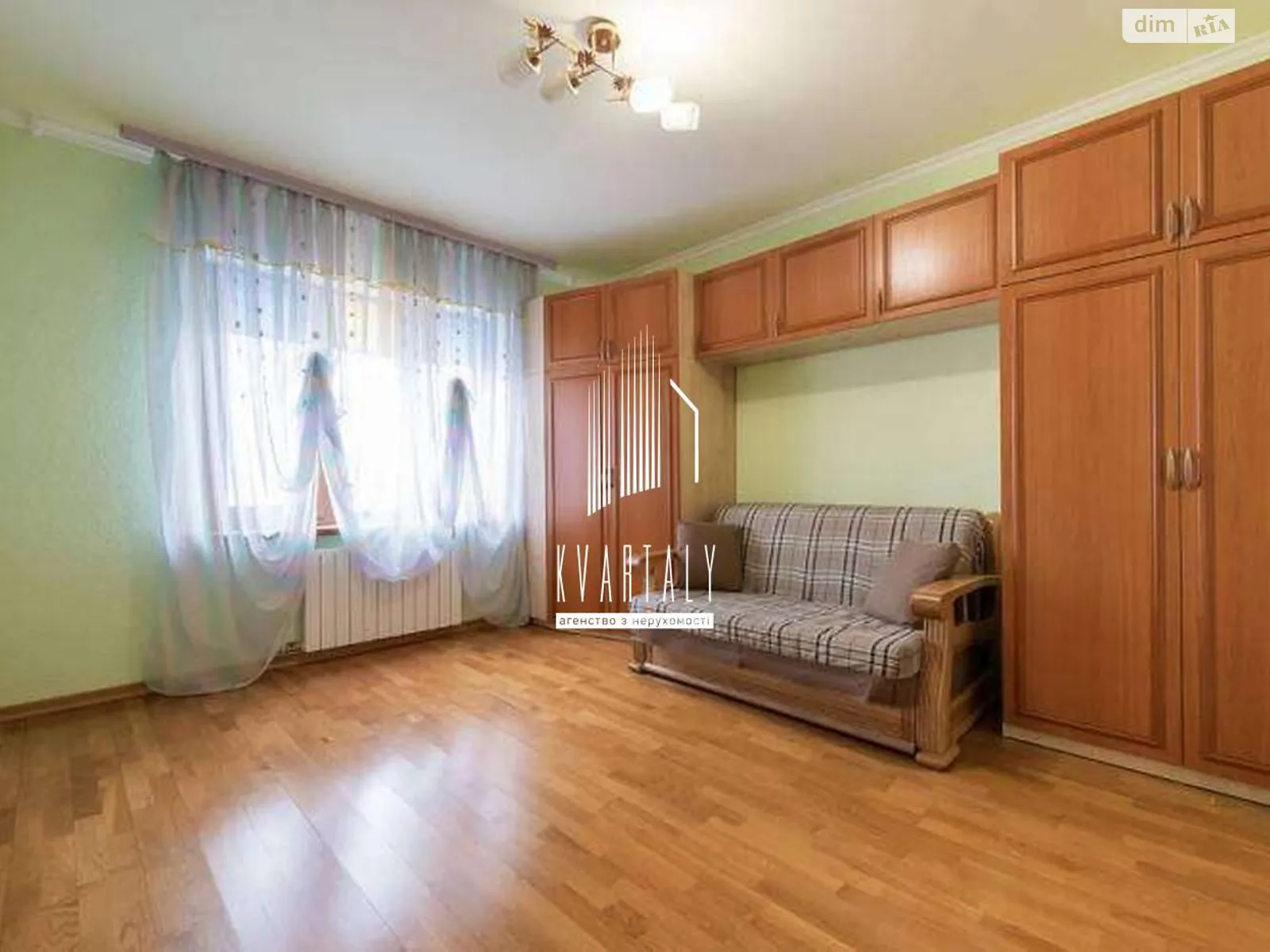 Продается 3-комнатная квартира 72 кв. м в Киеве, ул. Оноре де Бальзака, 86