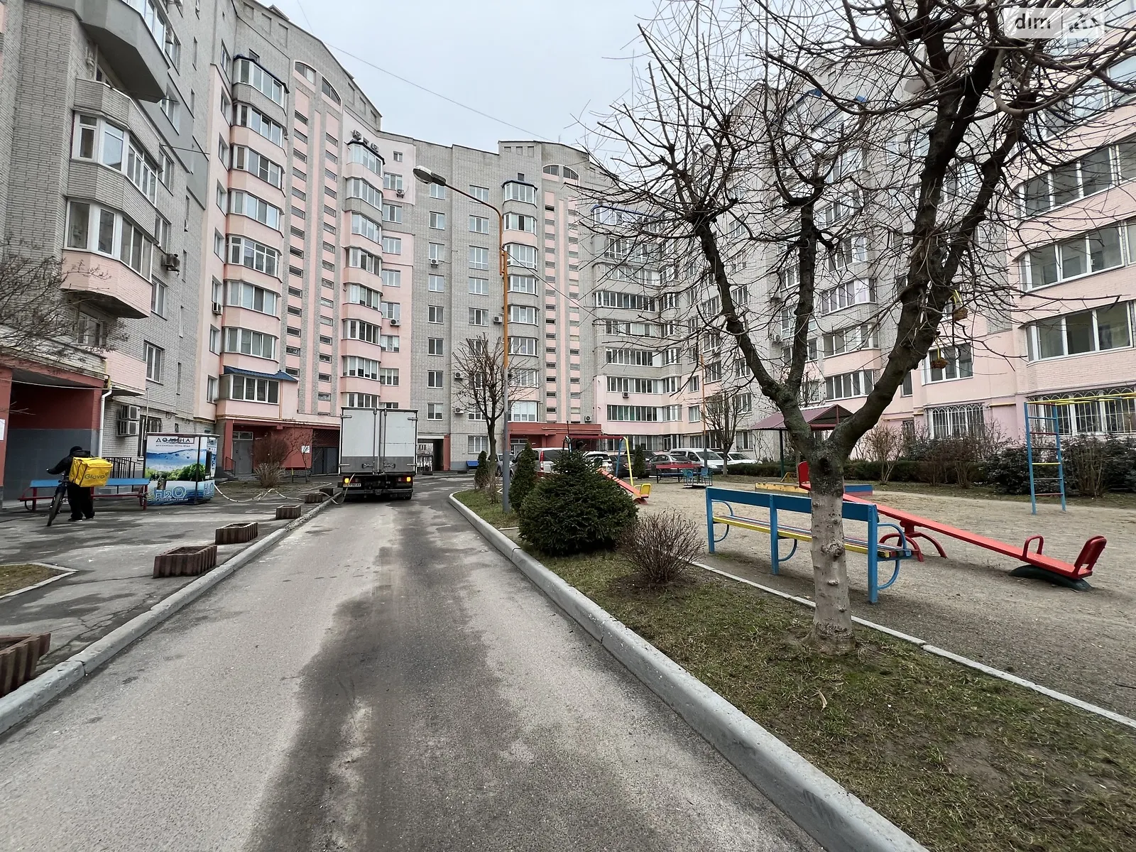 Продается 3-комнатная квартира 84 кв. м в Виннице, ул. Зодчих - фото 1