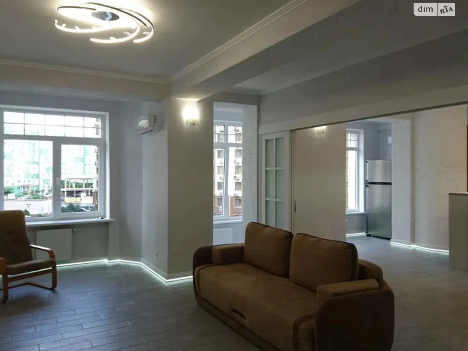 Продается 3-комнатная квартира 120 кв. м в Одессе, мас. Зеленый - фото 1