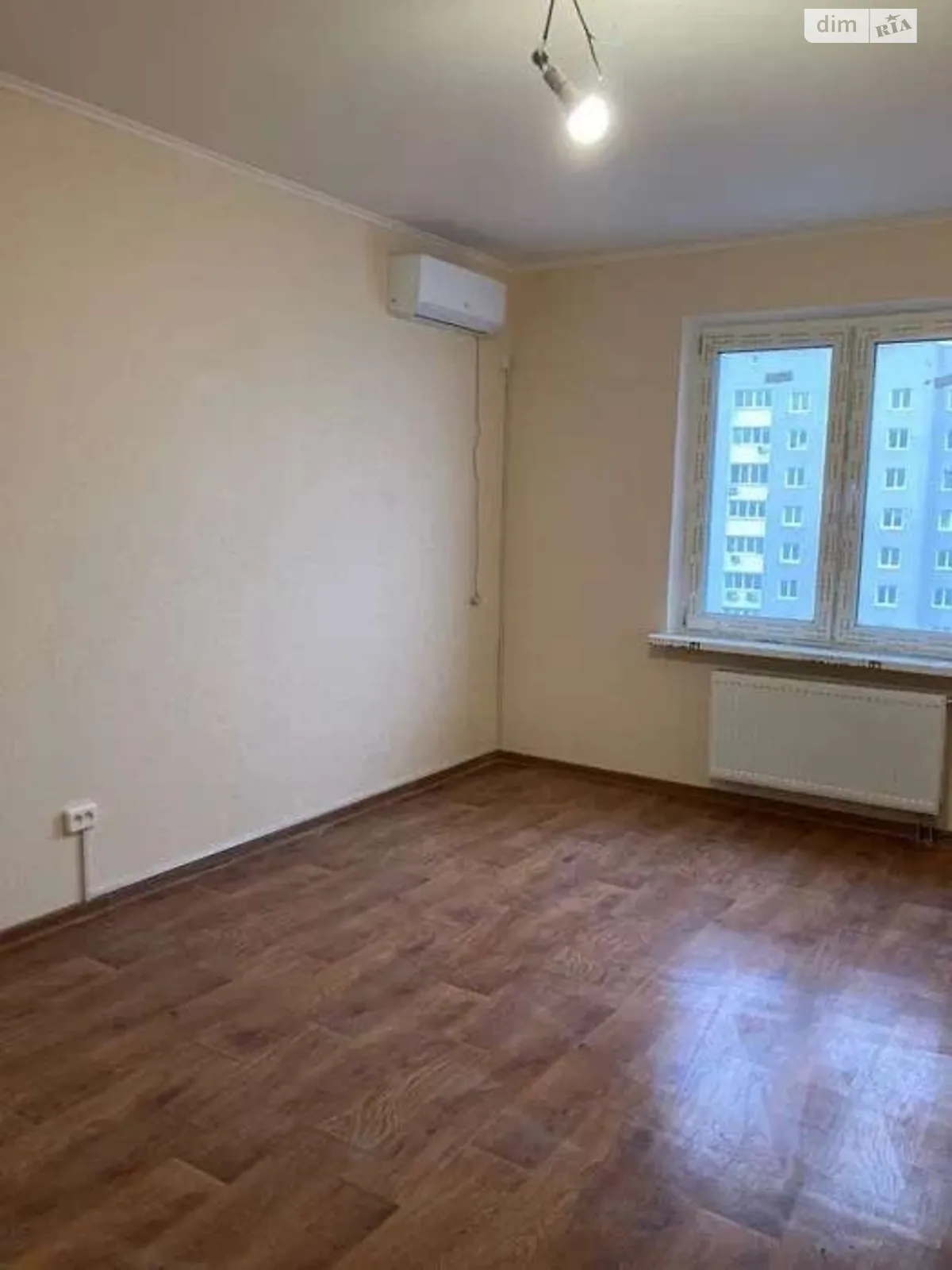 Продается 1-комнатная квартира 43 кв. м в Киеве, пер. Балтийский, 1