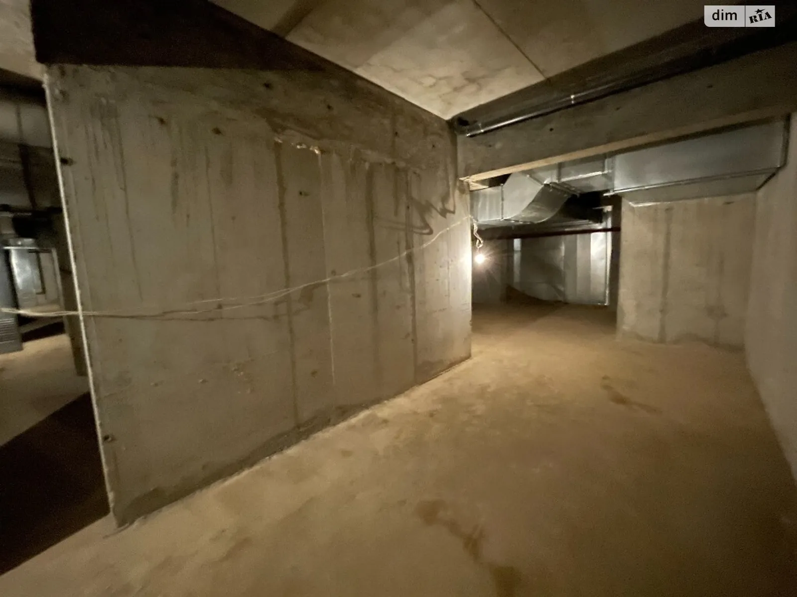 Продается подземный паркинг под легковое авто на 25.7 кв. м, цена: 17000 $ - фото 1