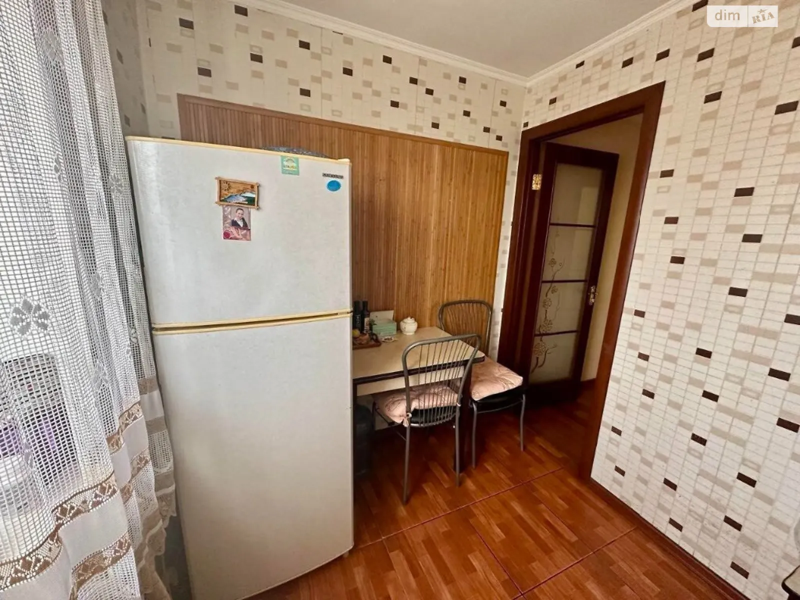 Продается 2-комнатная квартира 47 кв. м в Днепре, ул. Осенняя, 3