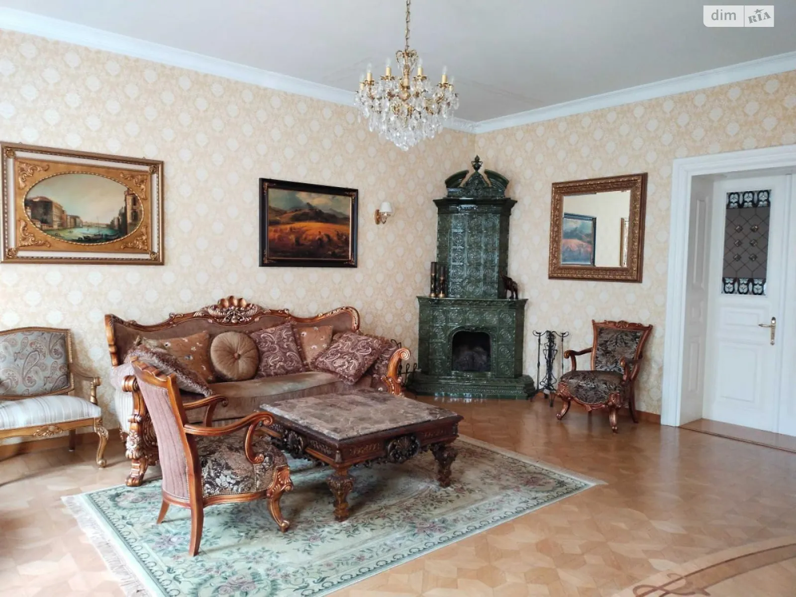 Продається 2-кімнатна квартира 134 кв. м у Львові