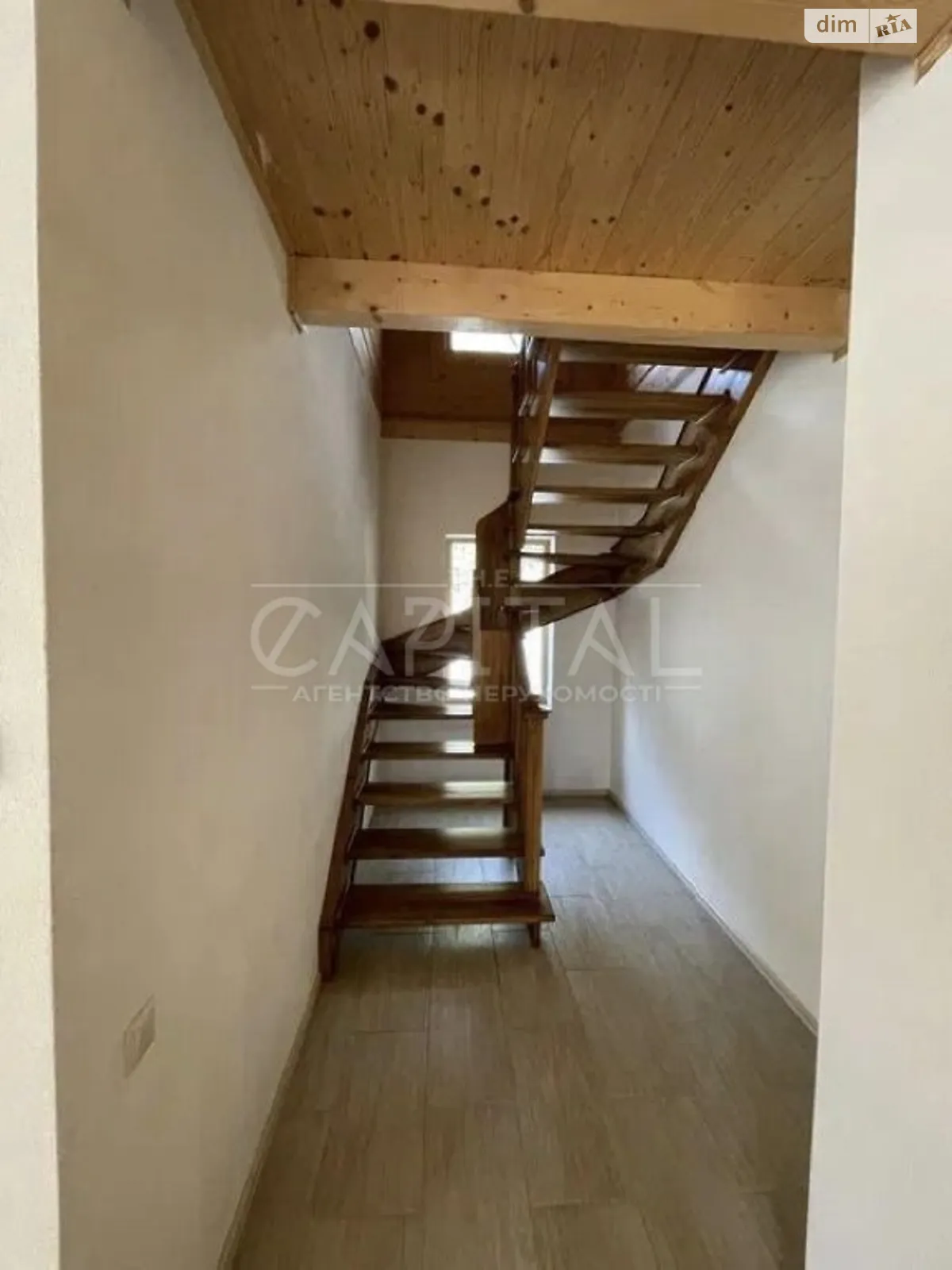 Сдается в аренду дом на 2 этажа 200 кв. м с камином, цена: 1100 $ - фото 1