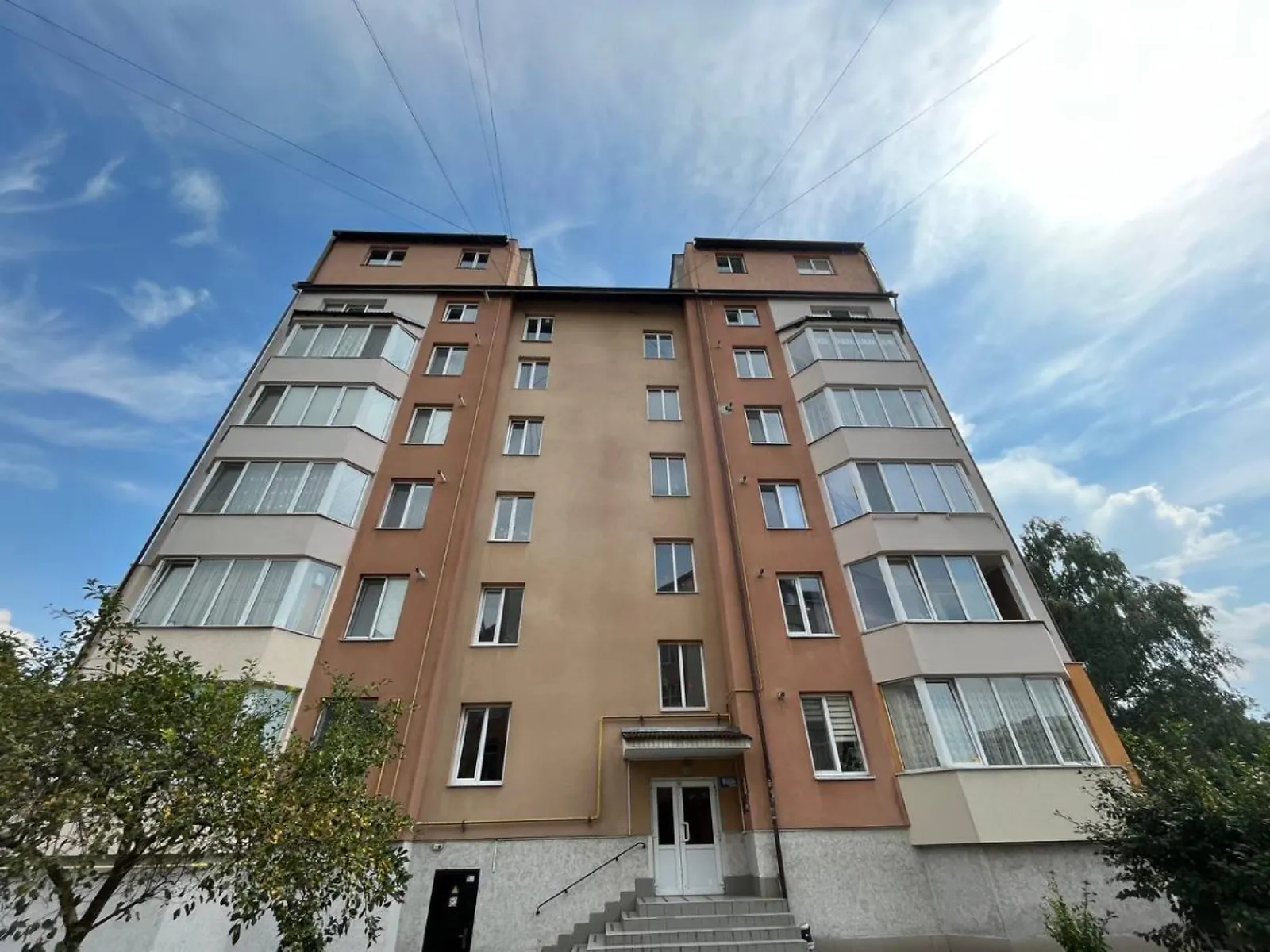 Продается 3-комнатная квартира 85 кв. м в Ивано-Франковске