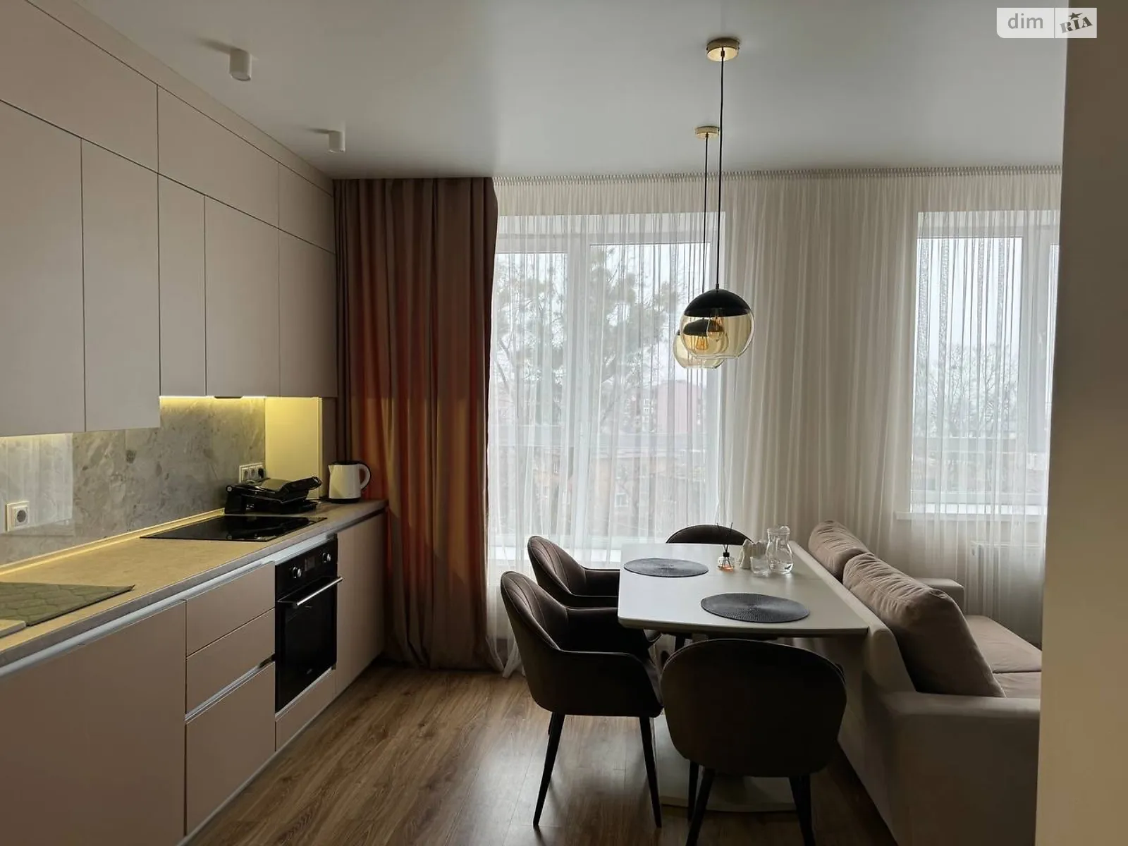 Продается 1-комнатная квартира 40 кв. м в Гостомеле, цена: 63000 $