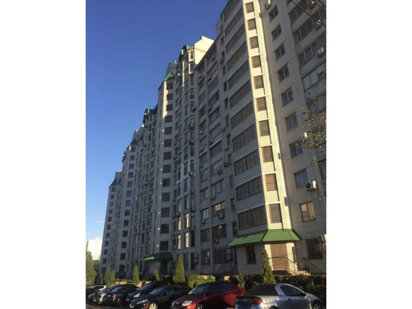 Продается офис 148 кв. м в бизнес-центре, цена: 150000 $ - фото 1