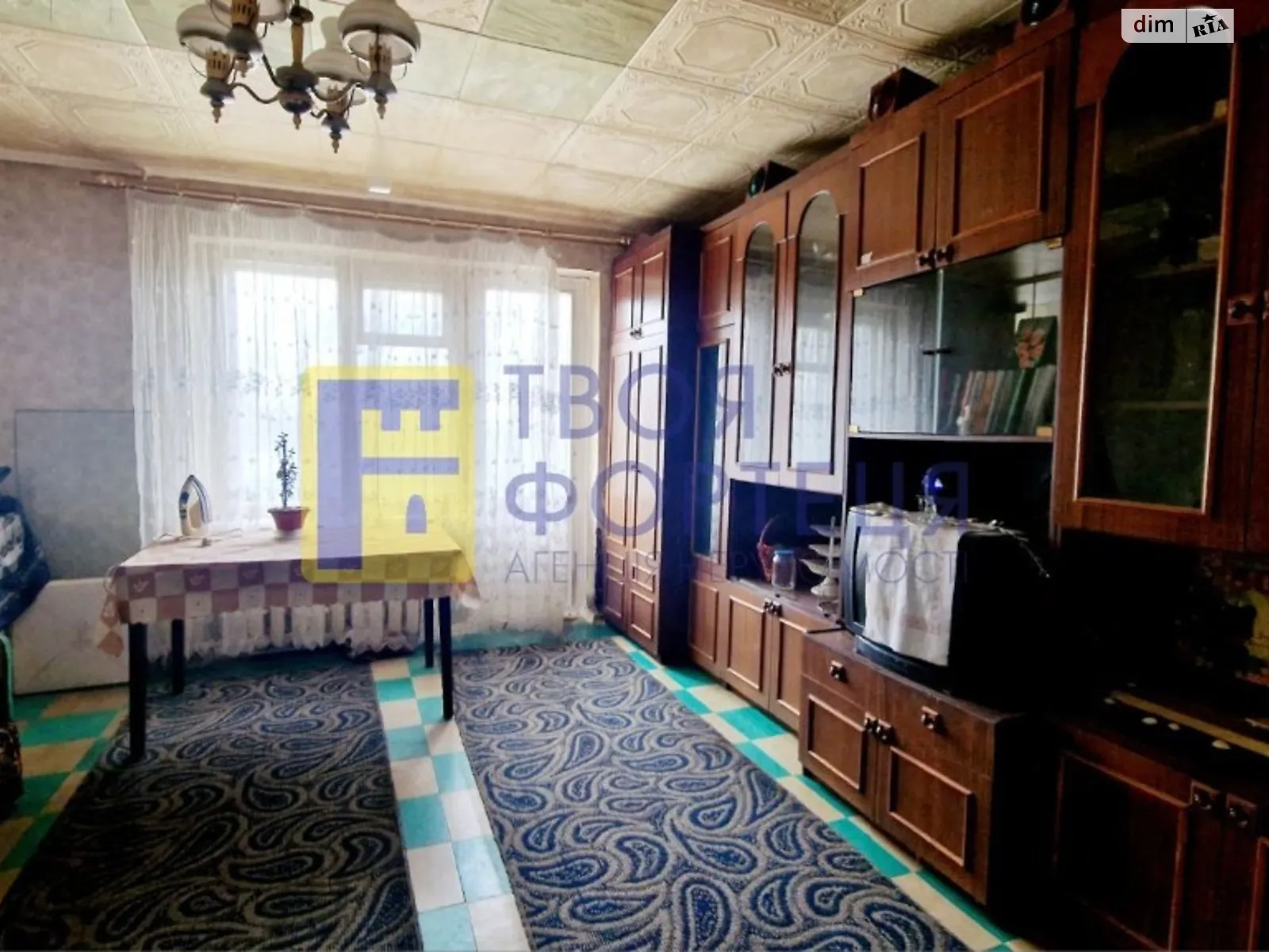 Продается 3-комнатная квартира 69.8 кв. м в Днепре, ул. Квартальная(Гладкова)