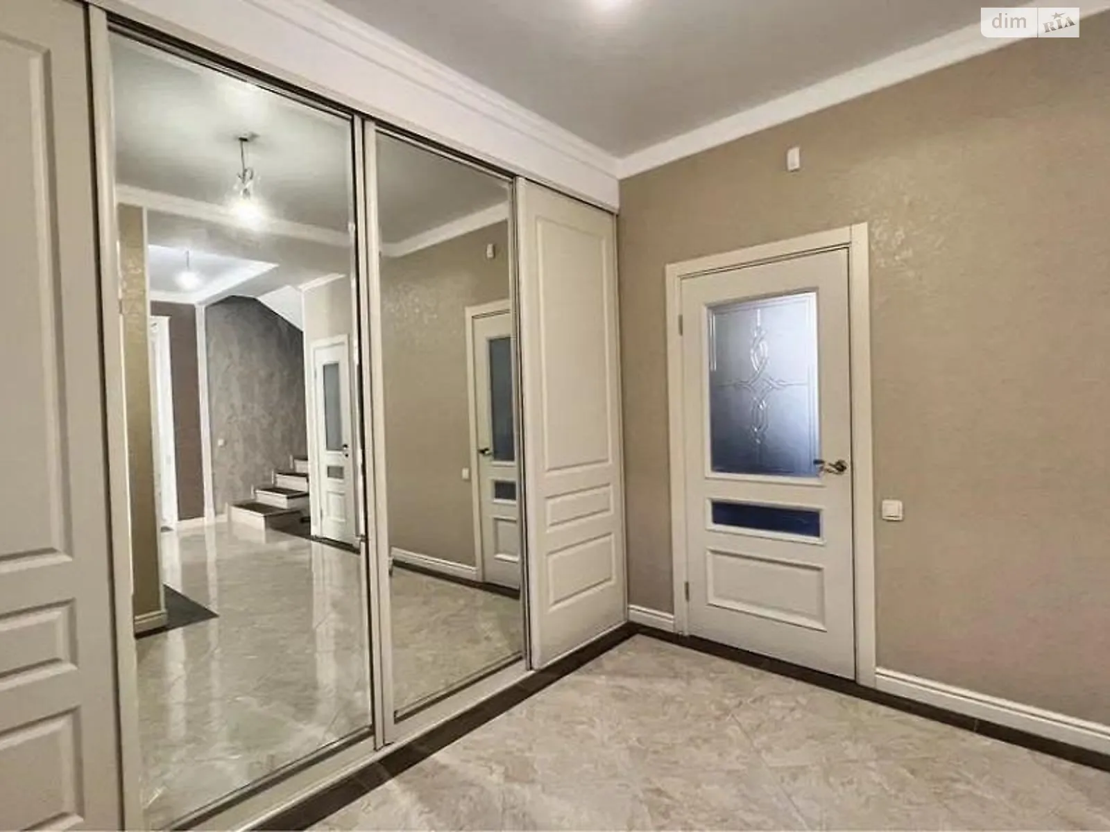 Продається будинок 2 поверховий 312 кв. м з каміном, цена: 300000 $ - фото 1