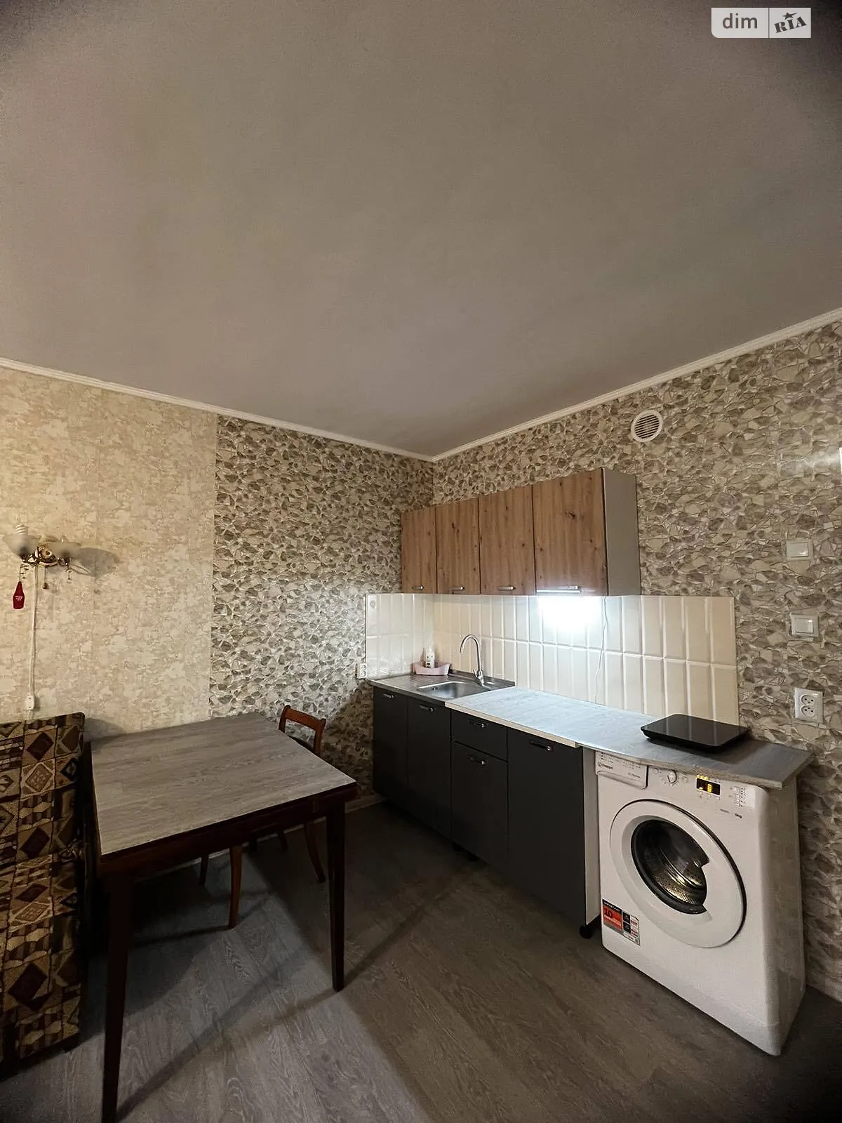 Продается 1-комнатная квартира 30 кв. м в Одессе, ул. Балковская, 35 - фото 1