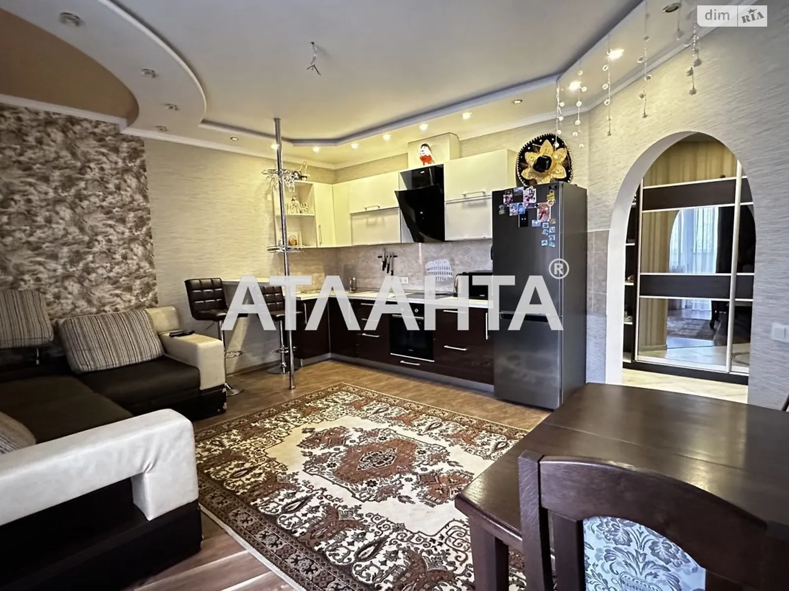 Продается 2-комнатная квартира 74 кв. м в Одессе, ул. Шота Руставели, 9 - фото 1