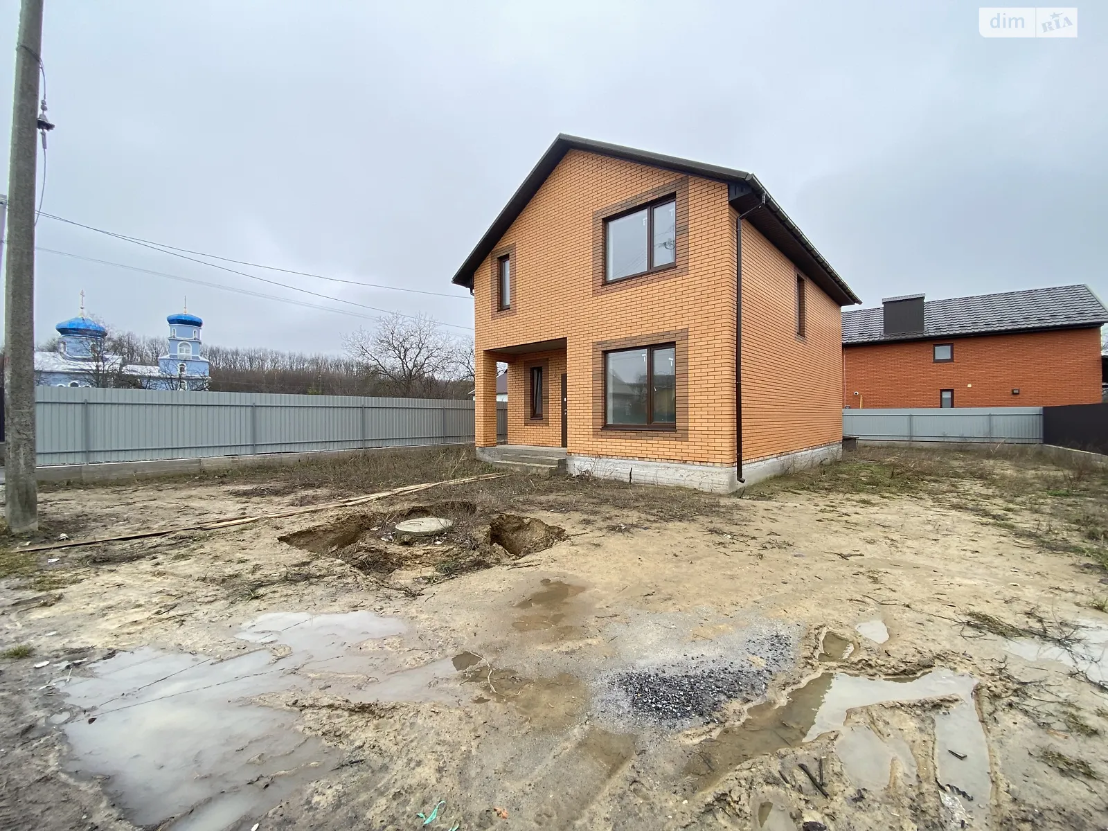 Продается дом на 2 этажа 125 кв. м с бассейном, цена: 92000 $ - фото 1