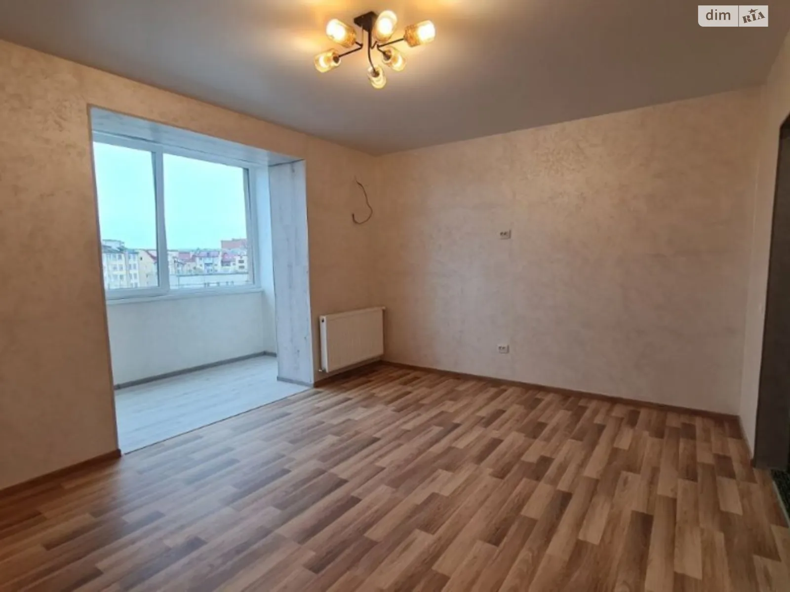 Продается 2-комнатная квартира 70.6 кв. м в Ивано-Франковске