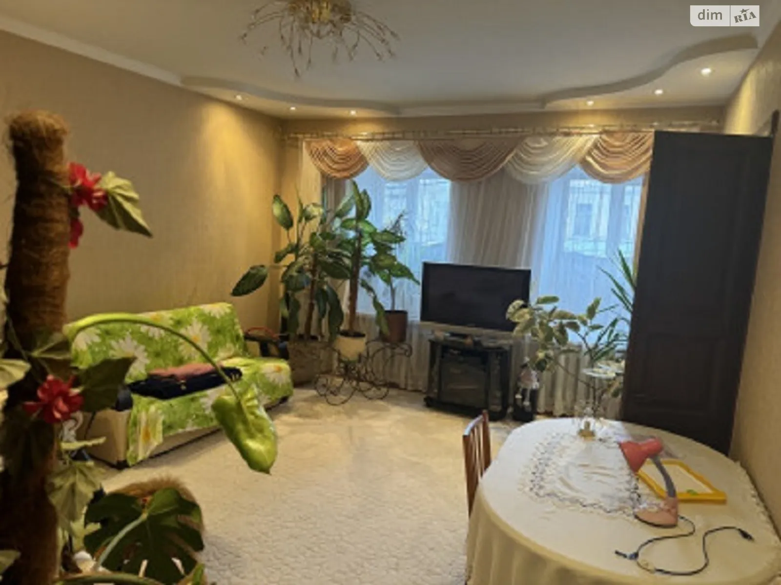 Продается 3-комнатная квартира 81 кв. м в Одессе, ул. Дегтярная, 15 - фото 1