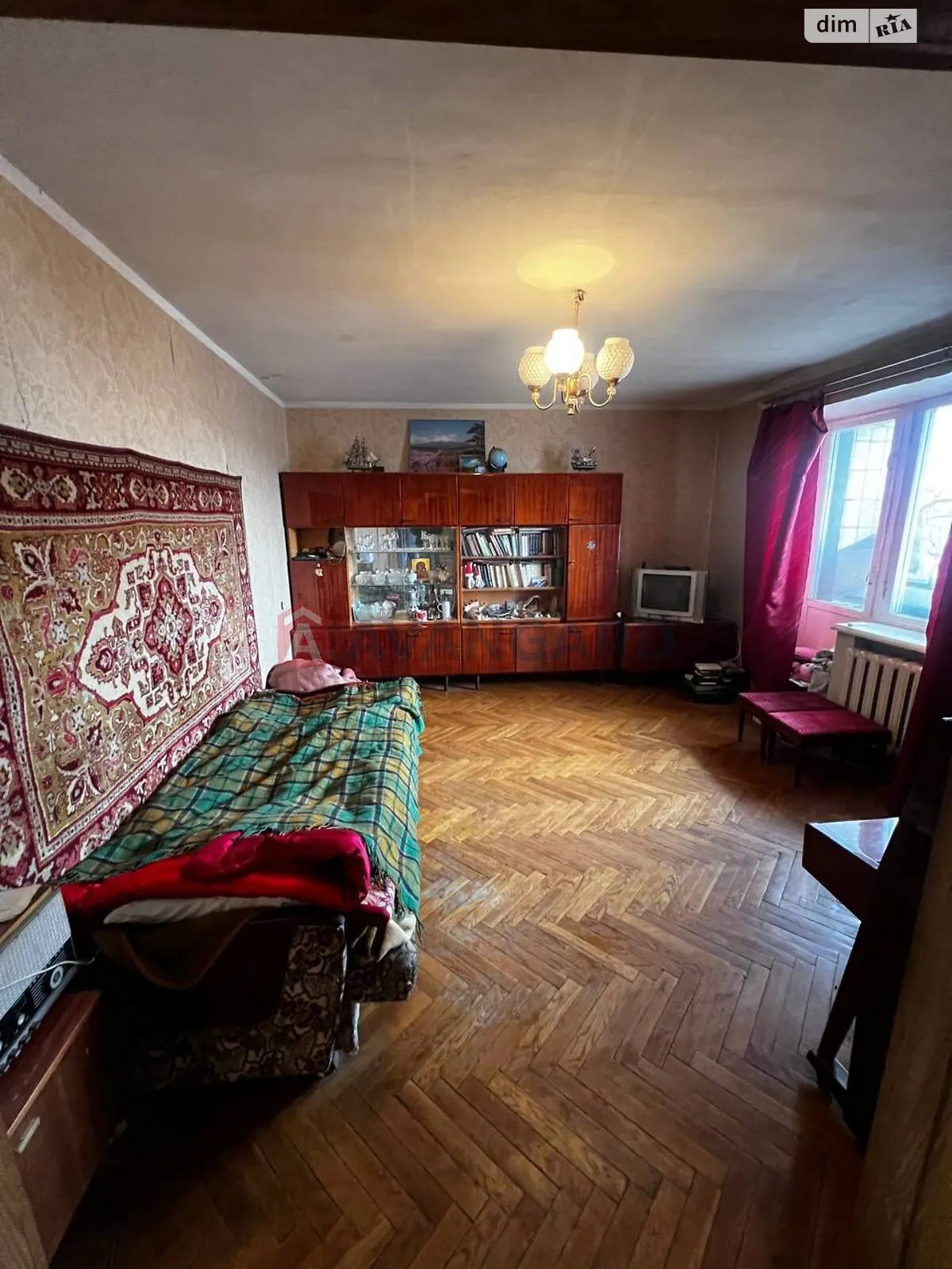 Продается 3-комнатная квартира 67.6 кв. м в Черкассах, ул. Праведницы Шулежко(Пушкина), 153