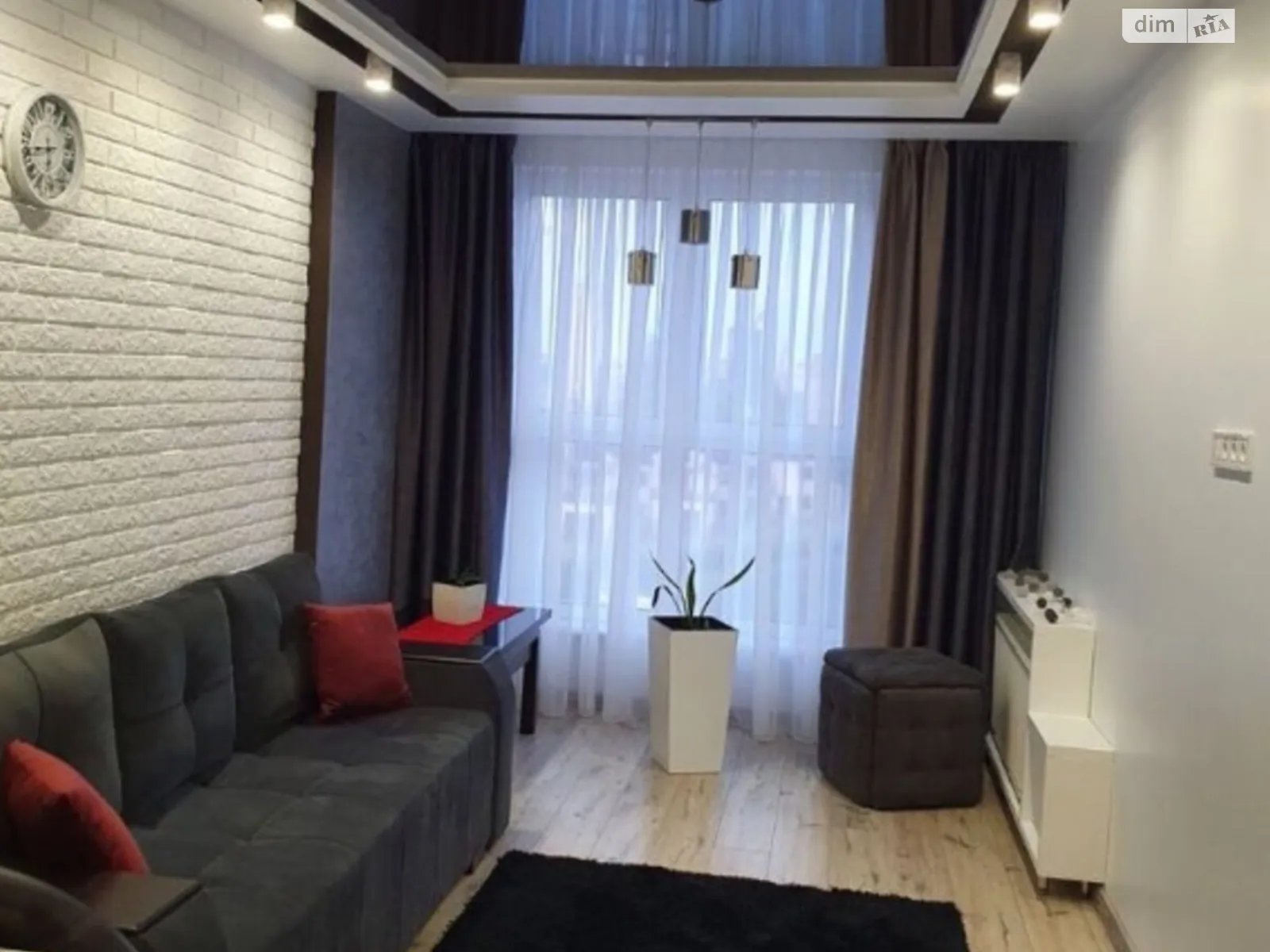 Сдается в аренду 1-комнатная квартира 45 кв. м в Львове, ул. Владимира Великого