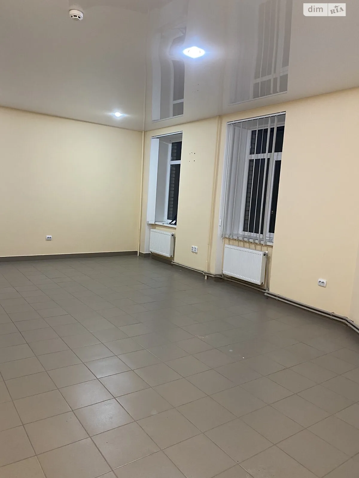 Продается офис 44 кв. м в бизнес-центре - фото 2