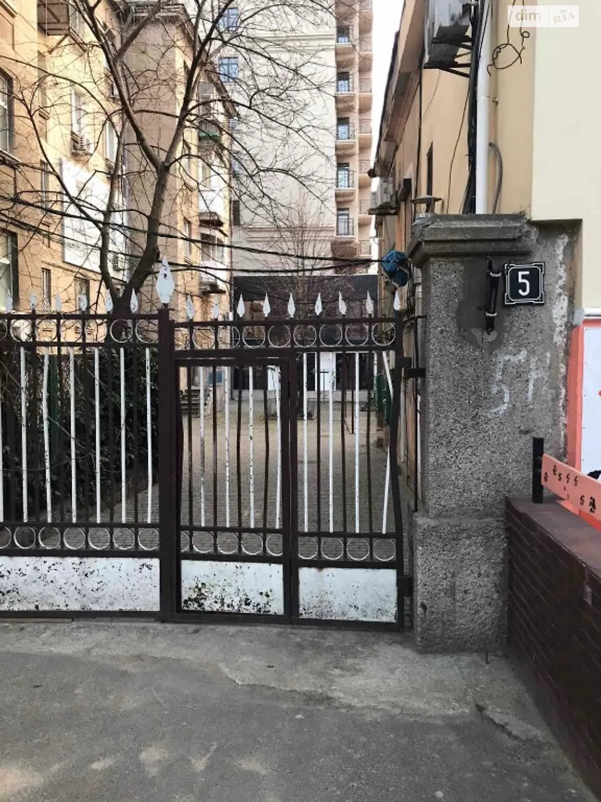 Продается 3-комнатная квартира 47 кв. м в Одессе, ул. Еврейская, 5 - фото 1