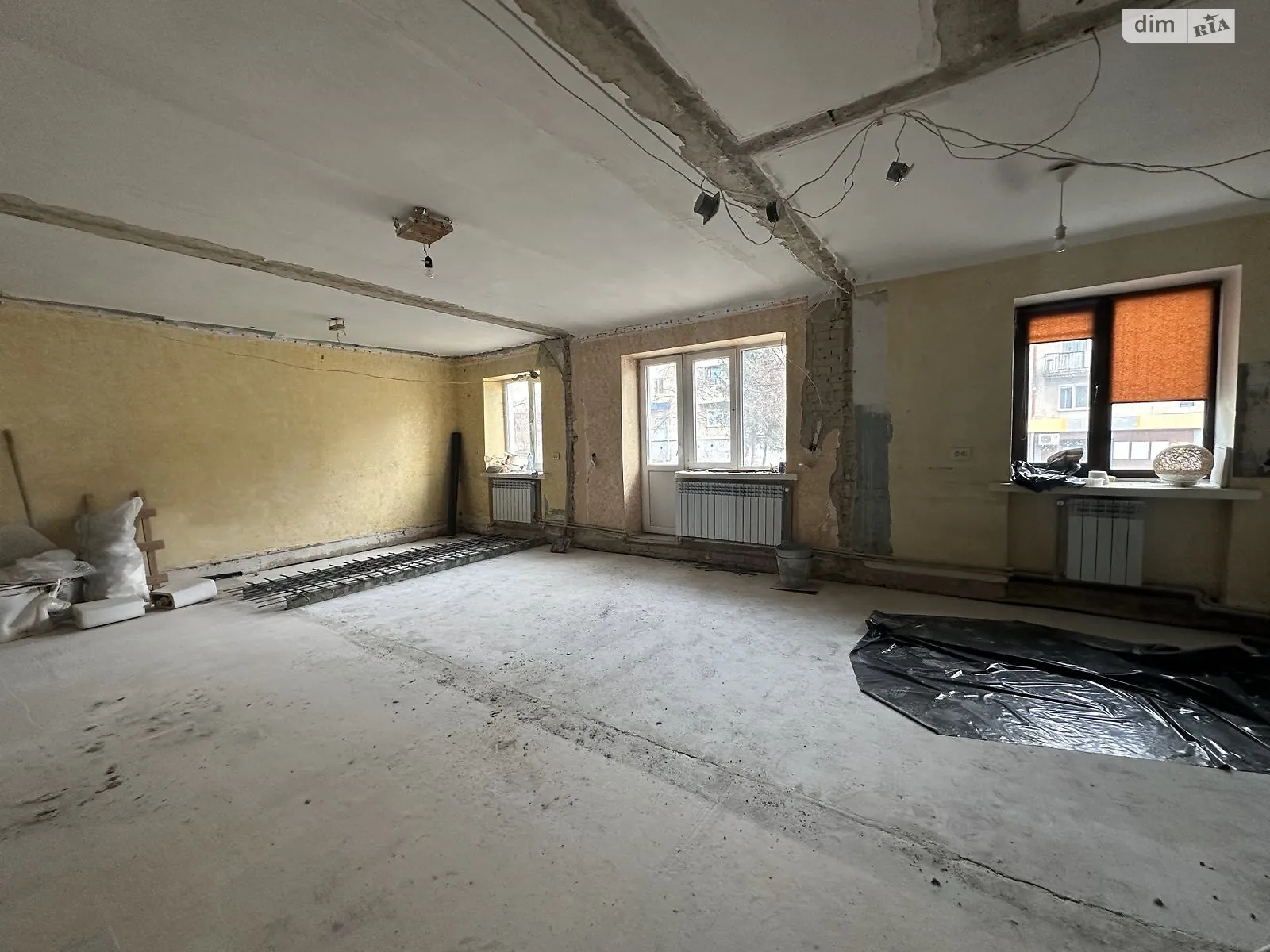 Продається 2-кімнатна квартира 41.5 кв. м у Рівному, вул. Степана Бандери - фото 1