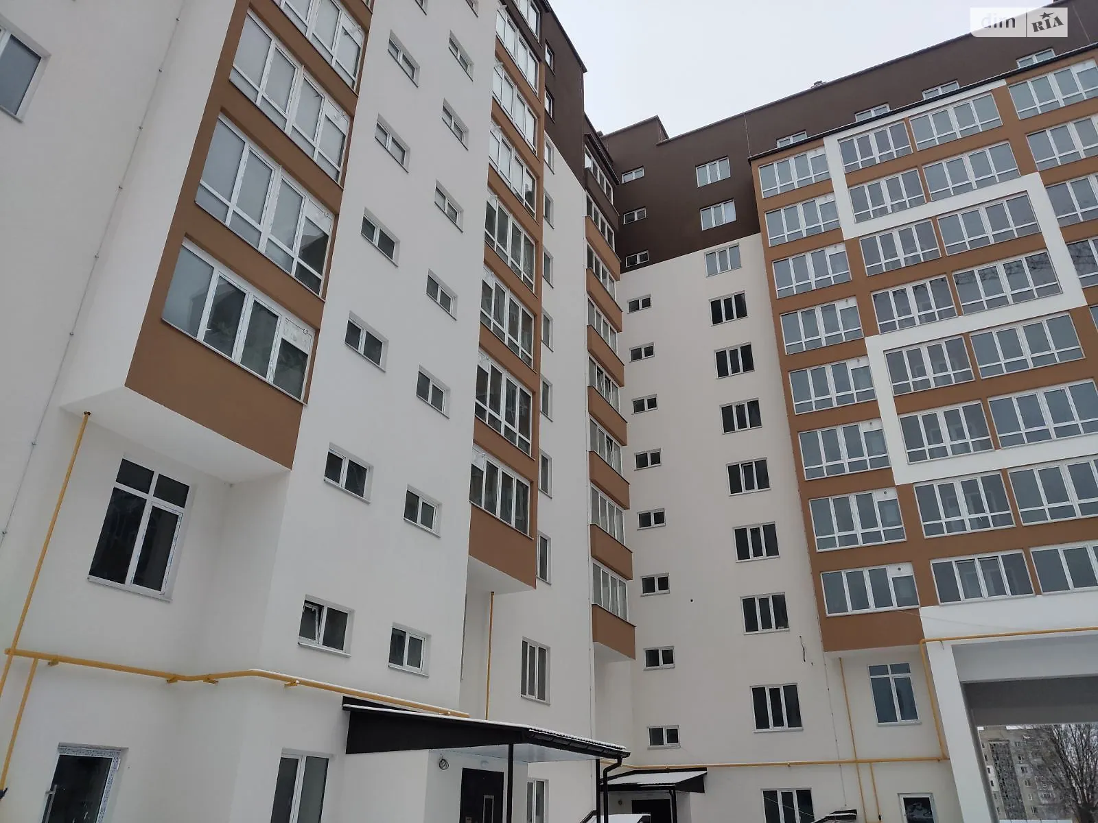 Продается офис 295 кв. м в бизнес-центре, цена: 440000 $ - фото 1